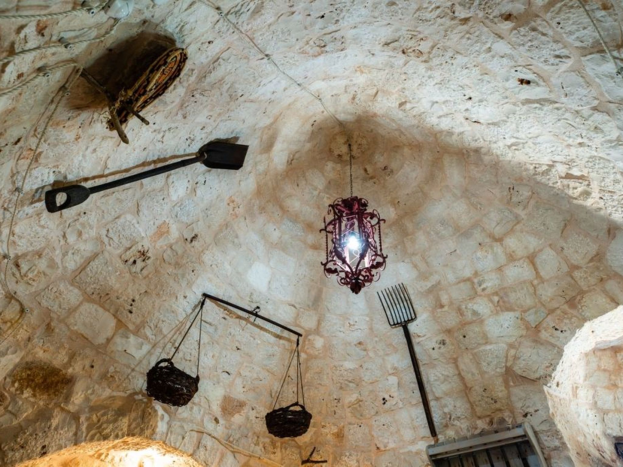 Schönes Steinhaus mit Pool und Panoramablick-Image-tags.info