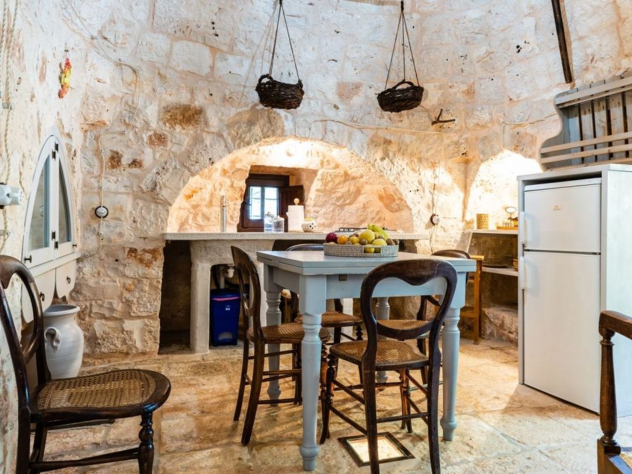 Schönes Steinhaus mit Pool und Panoramablick-Image-tags.info