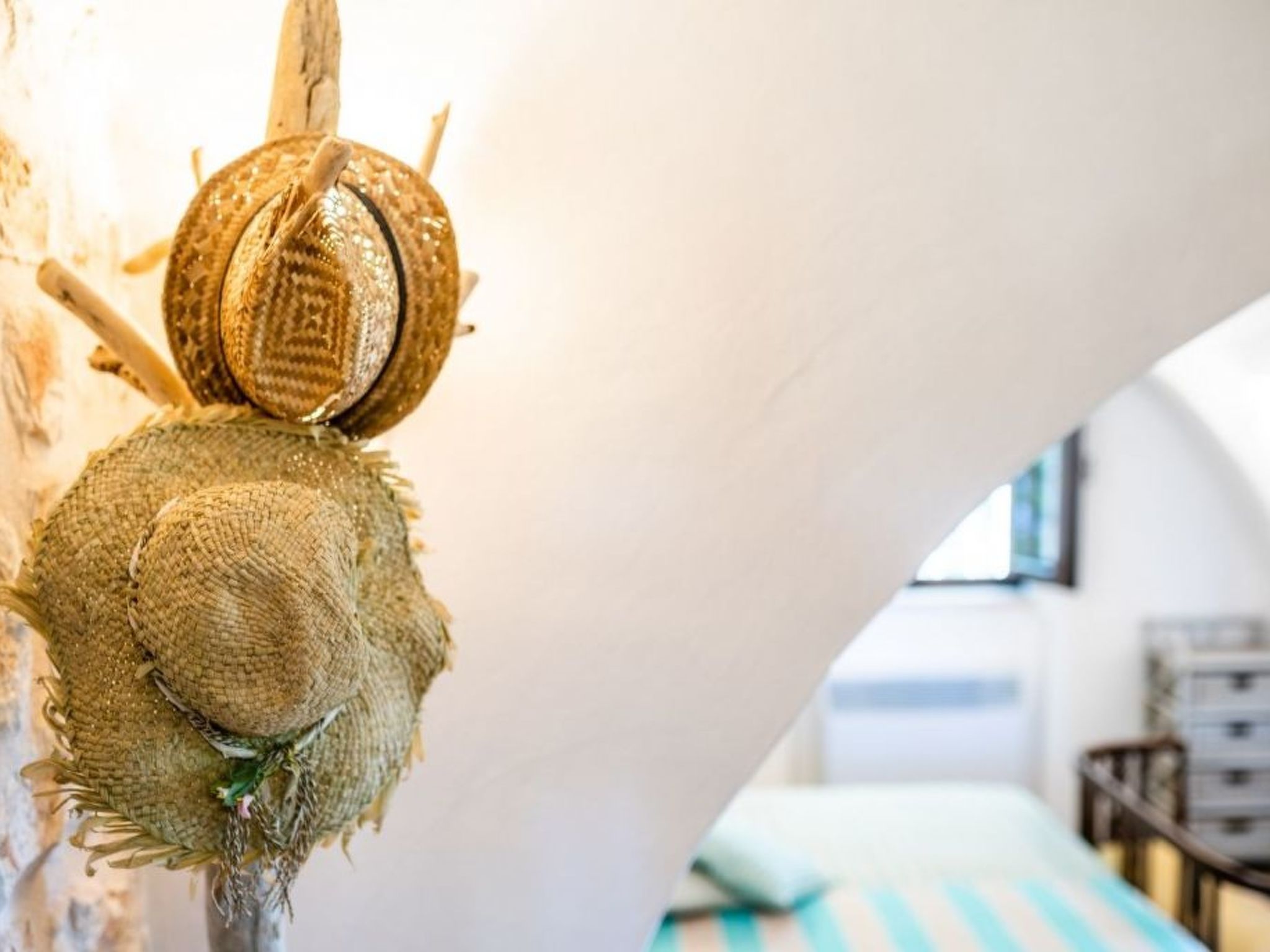 Schönes Steinhaus mit Pool und Panoramablick-Image-tags.info