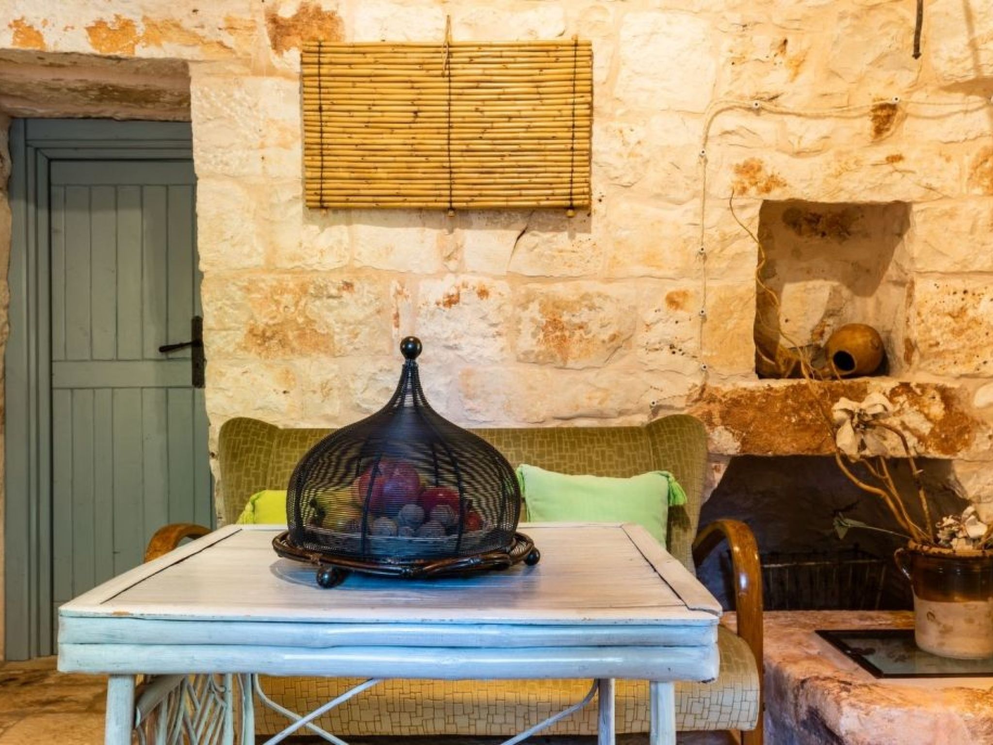 Schönes Steinhaus mit Pool und Panoramablick-Image-tags.info