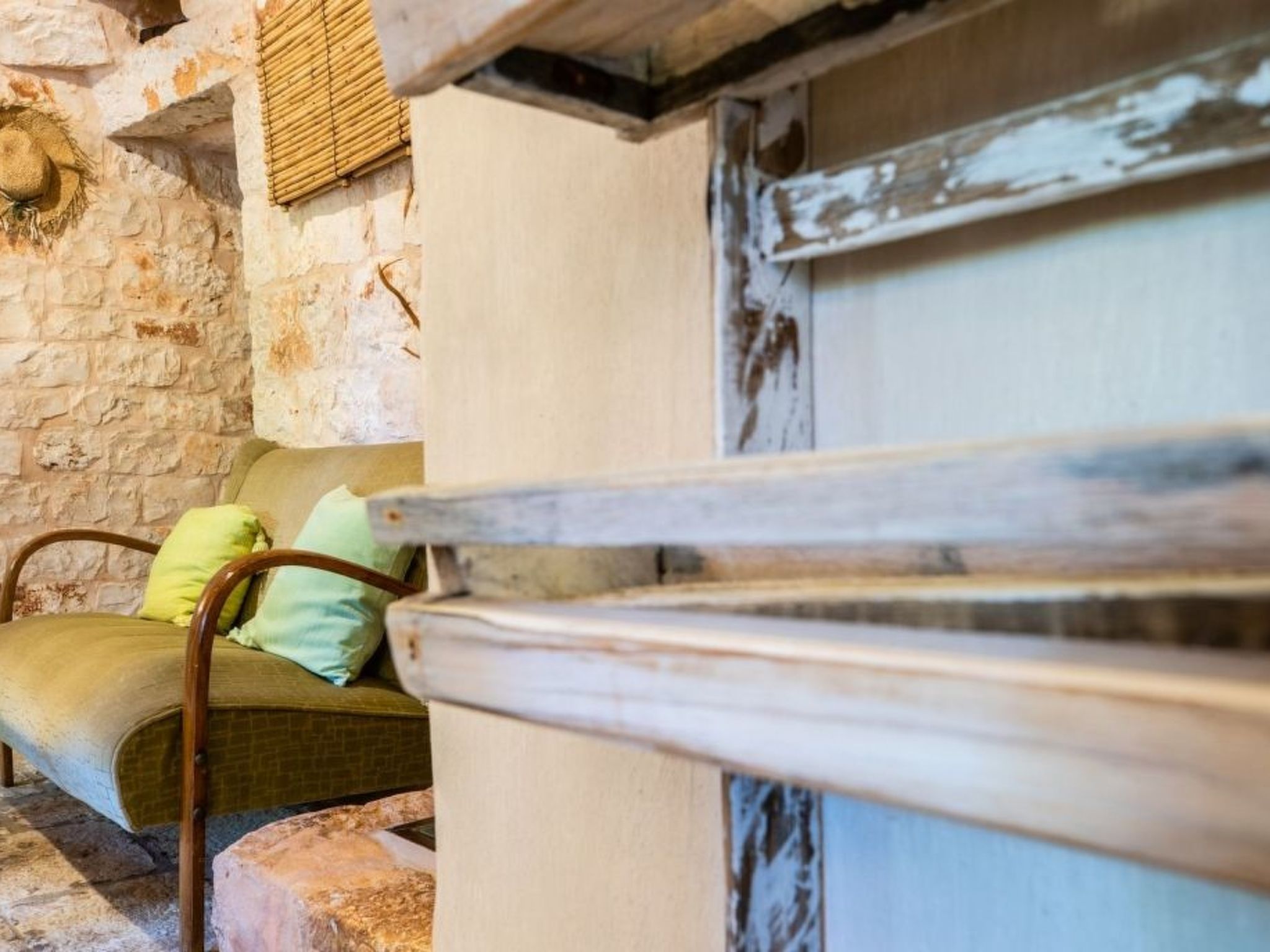 Schönes Steinhaus mit Pool und Panoramablick-Image-tags.info