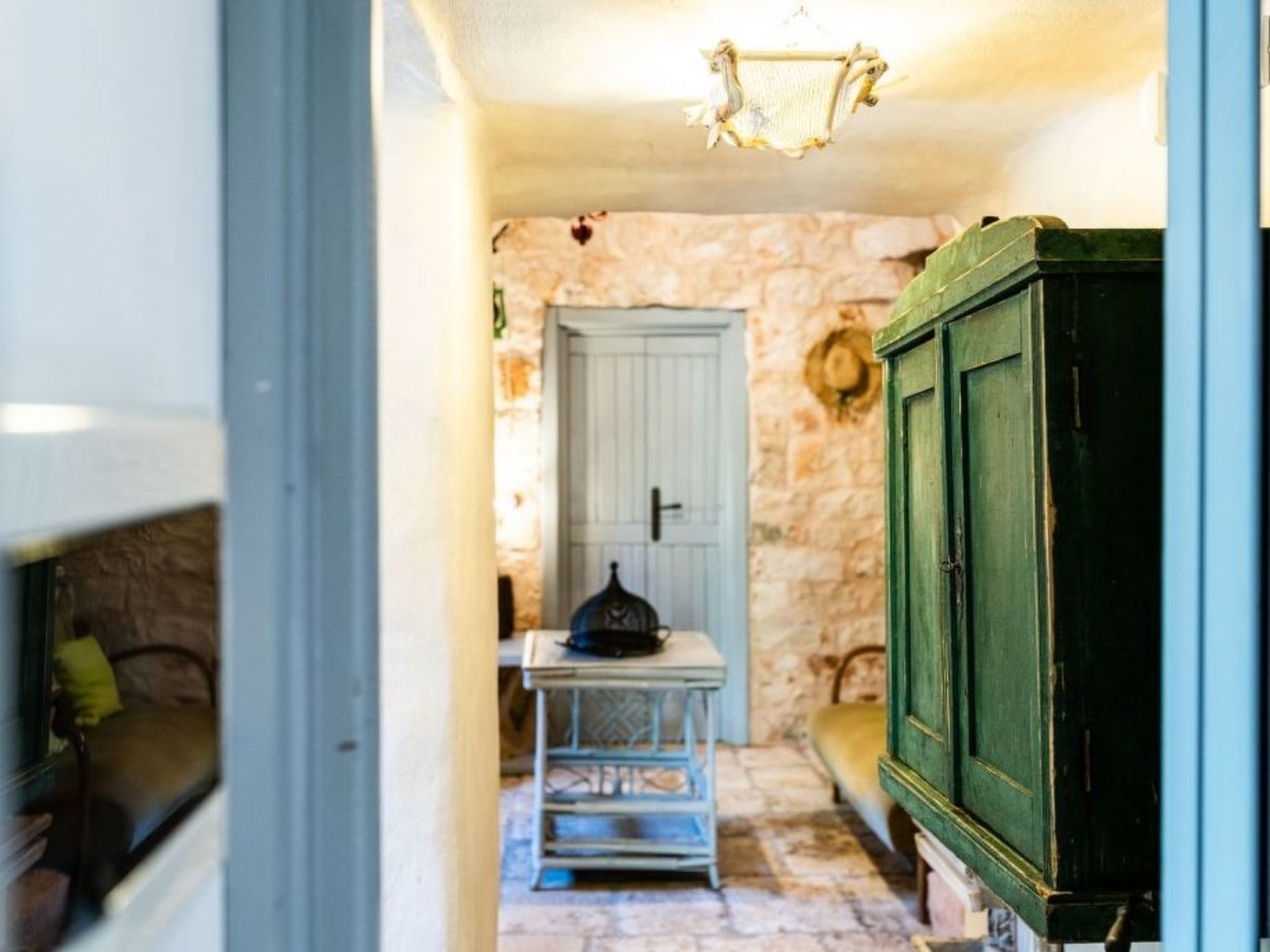 Schönes Steinhaus mit Pool und Panoramablick-Image-tags.info