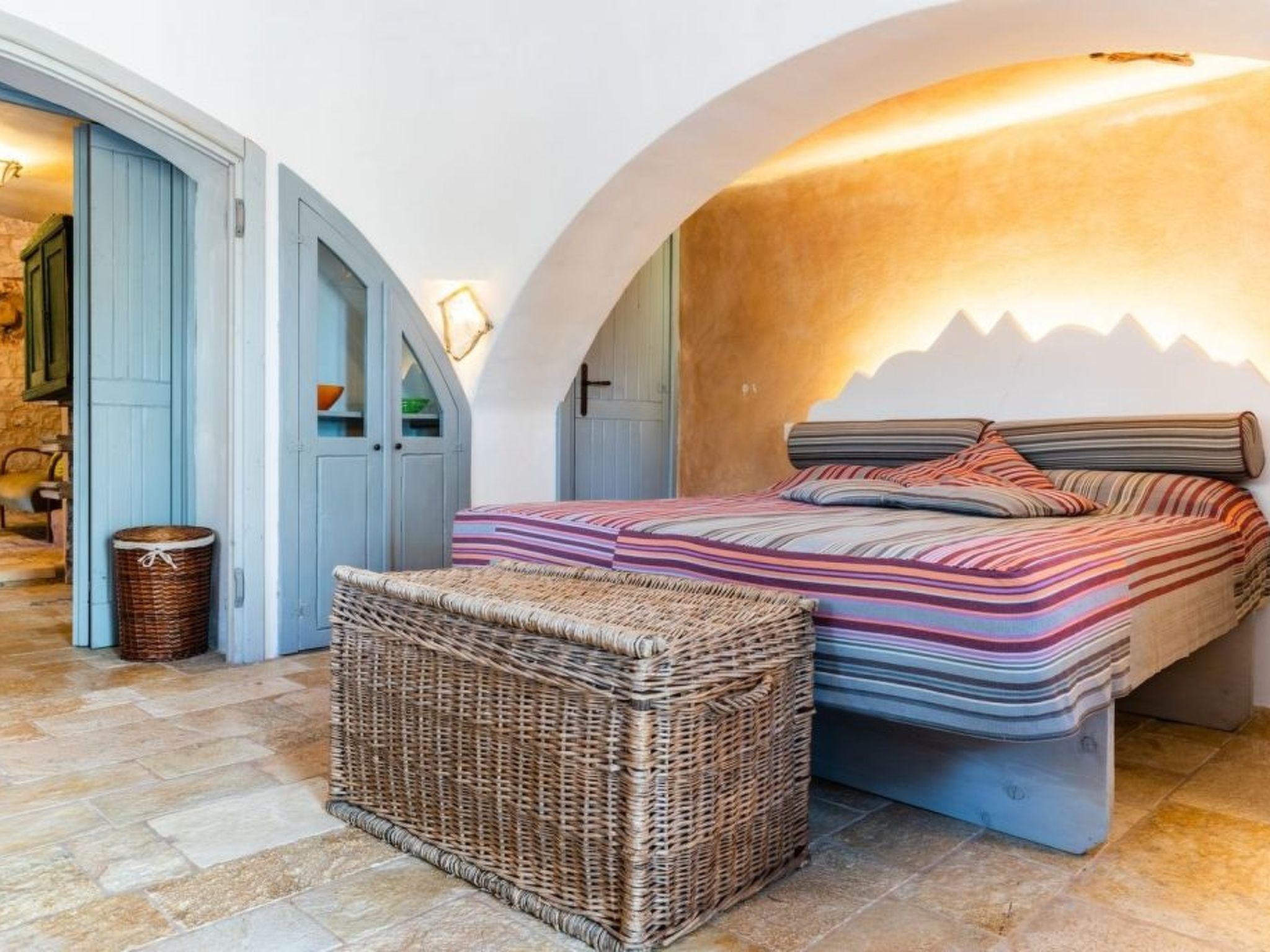 Schönes Steinhaus mit Pool und Panoramablick-Image-tags.info