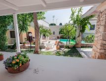 Sfeervol Trullo voor 4 in Ostuni, 6 km van zee - thumbnail 5