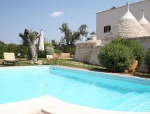 Trullo auf dem Lande in Ostuni mit privatem Pool