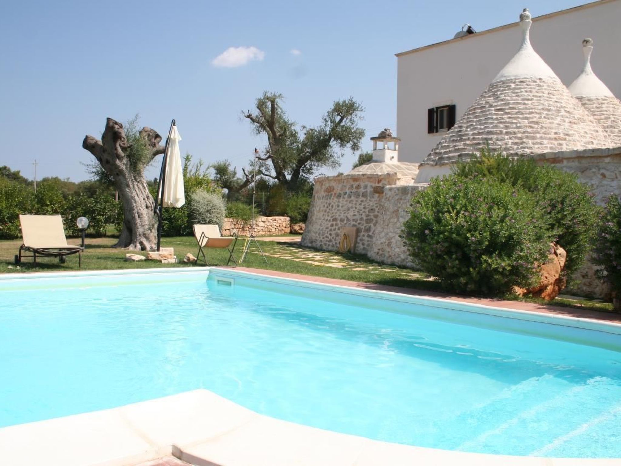 Trullo auf dem Lande in Ostuni mit privatem Pool-Inside