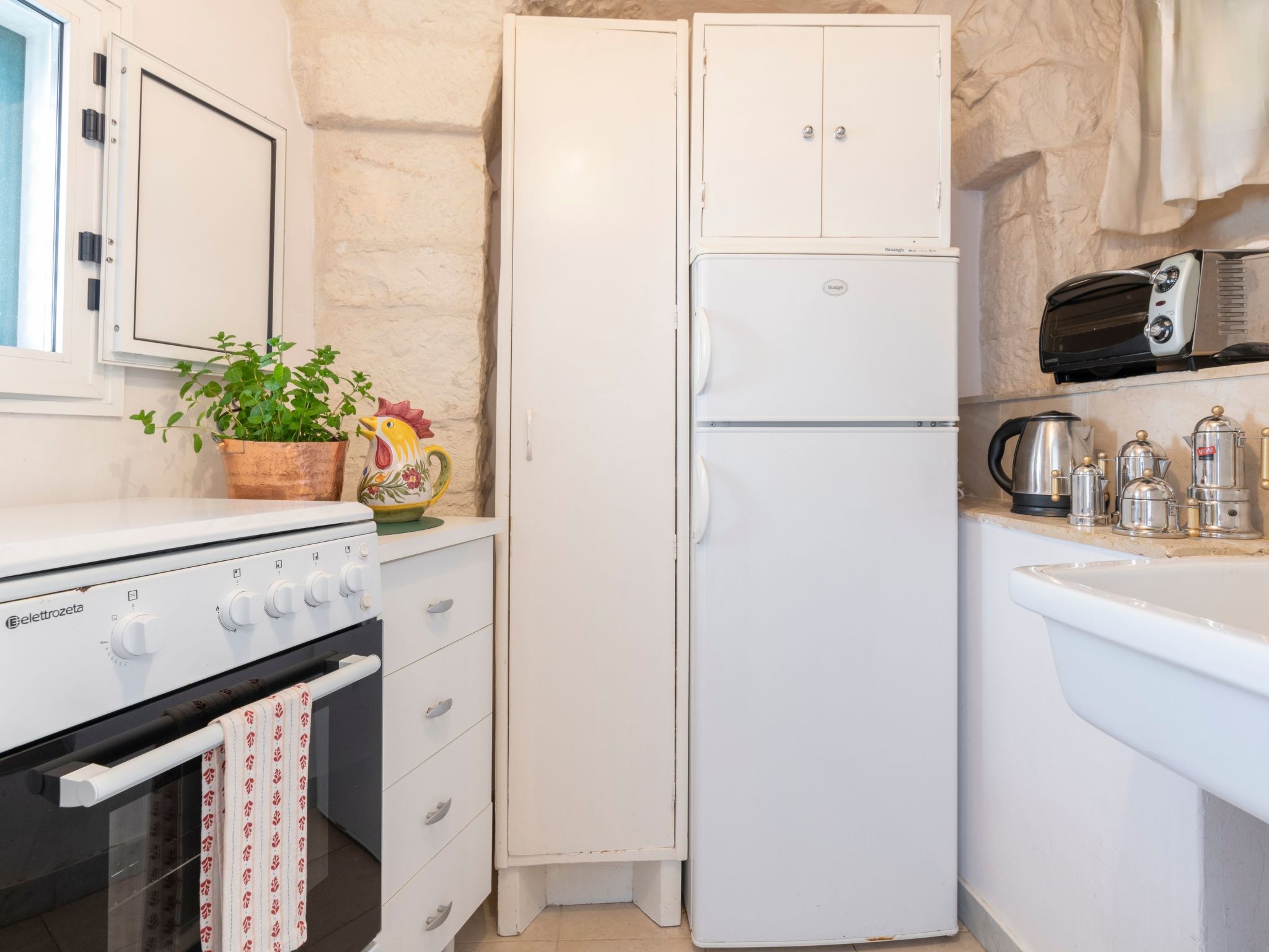 Oma Im Haus in der Mitte-Binnen