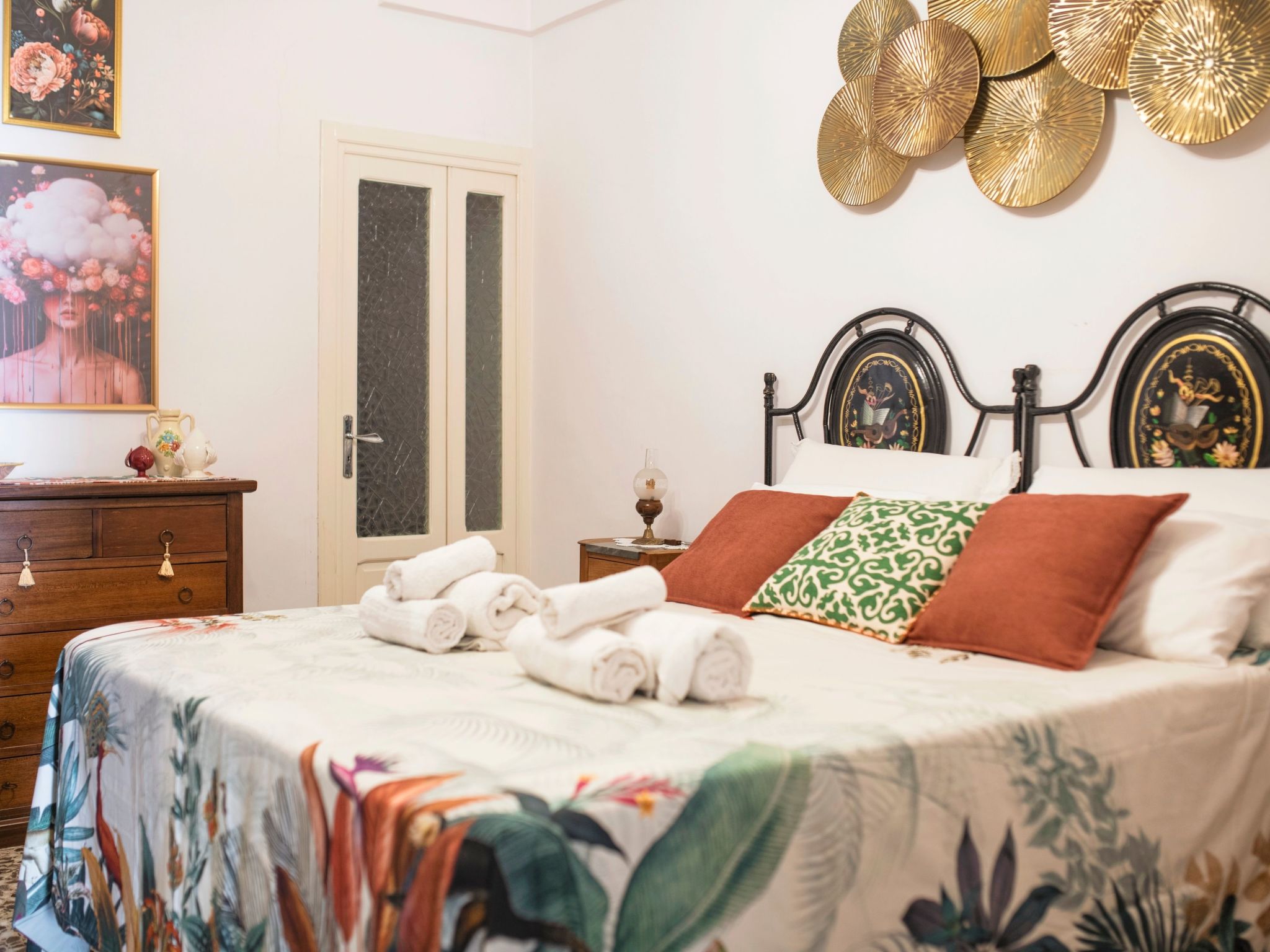 Oma Im Haus in der Mitte-Binnen