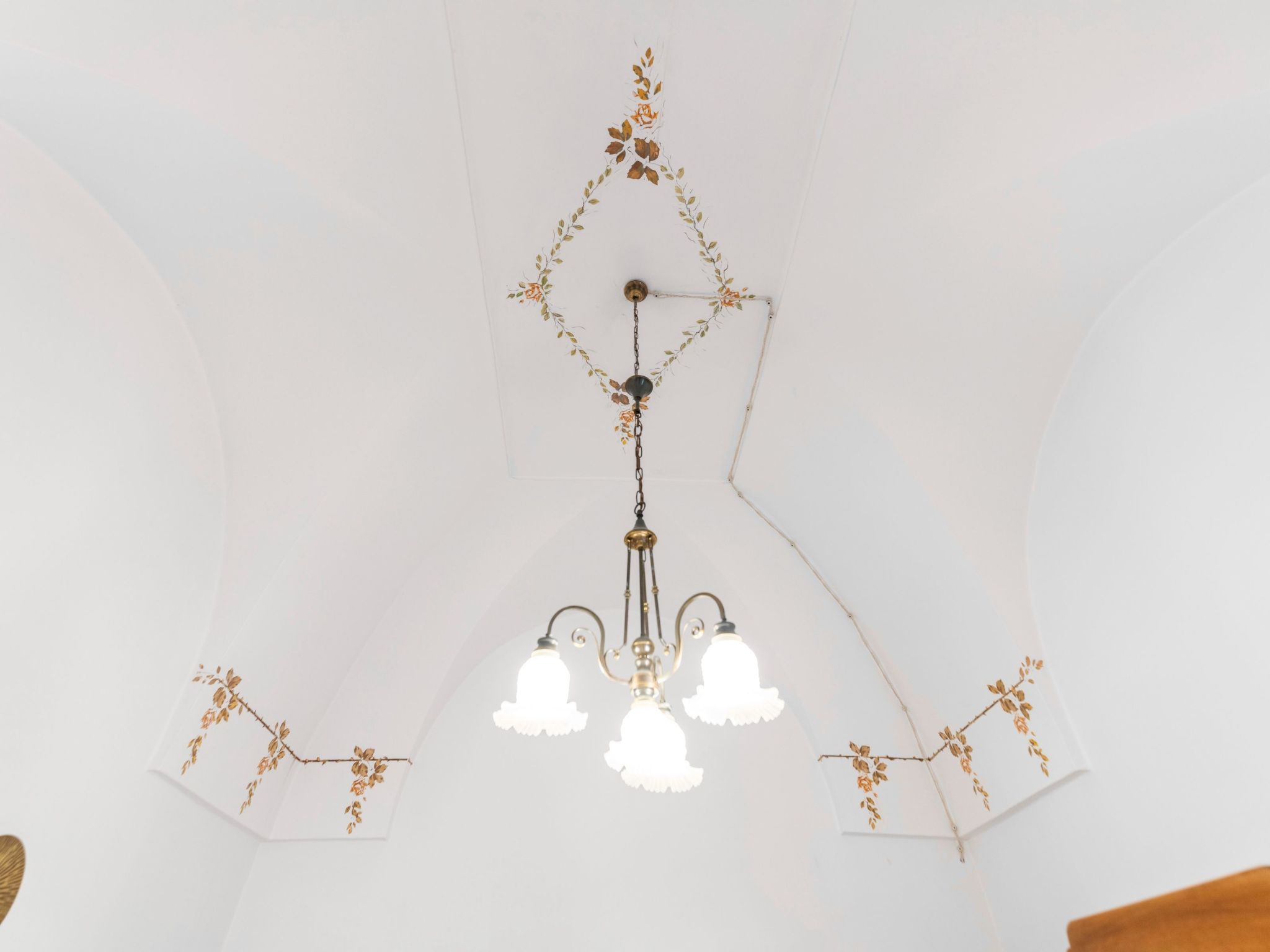 Oma Im Haus in der Mitte-Binnen