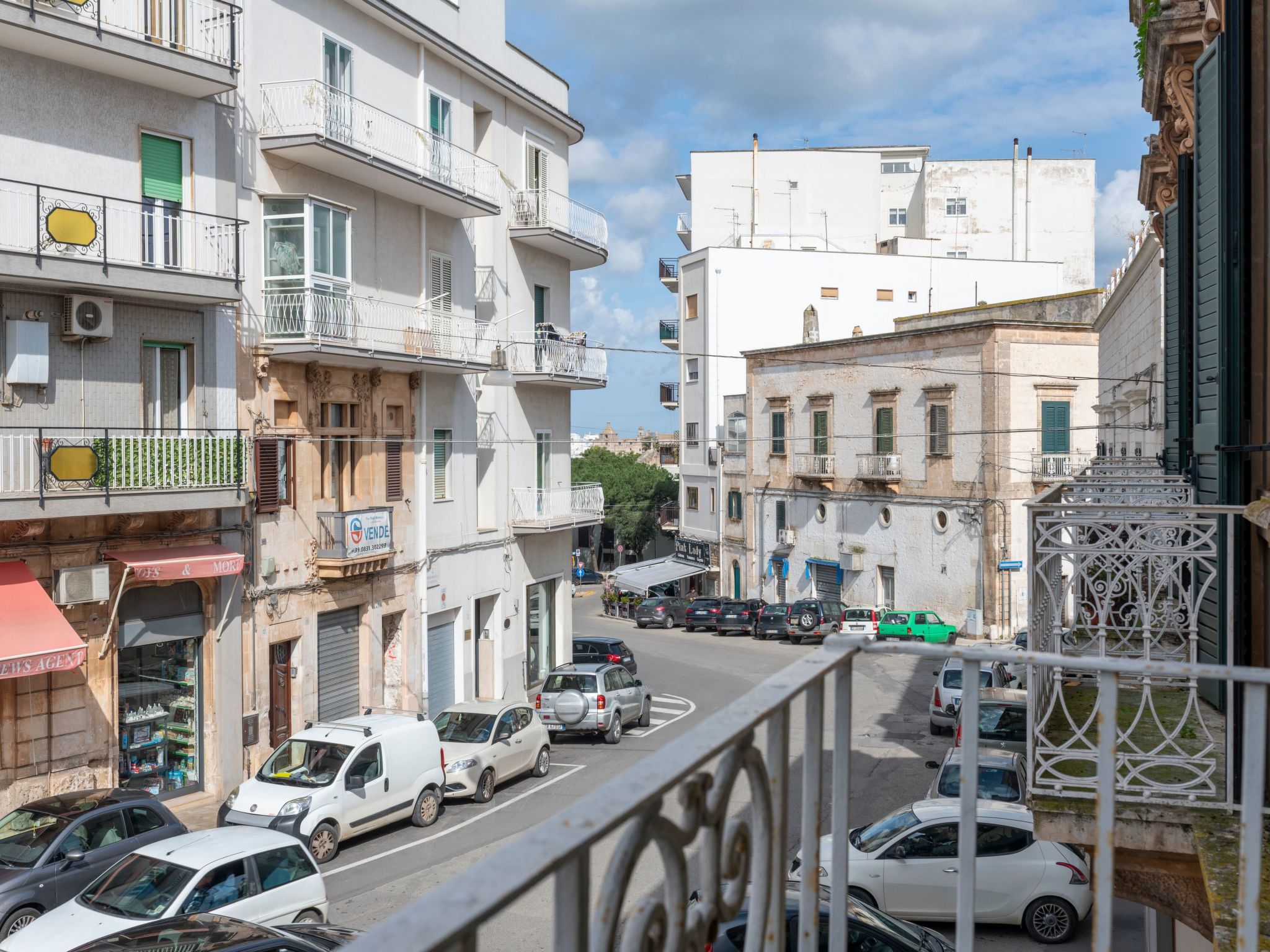 Oma Im Haus in der Mitte-Binnen
