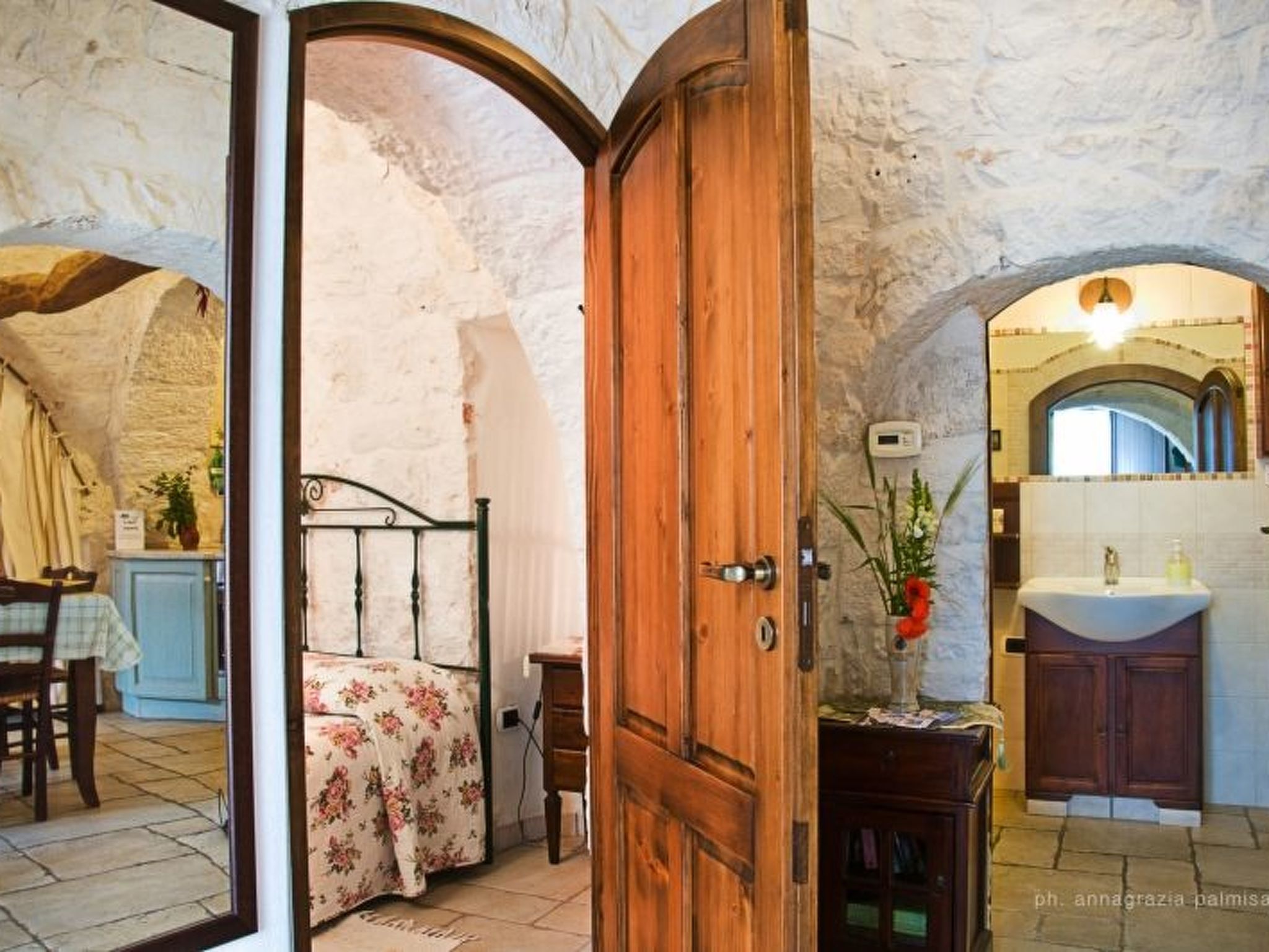 Trullo degli Archi, Entspannung und Essen und Wein-Image-tags.info