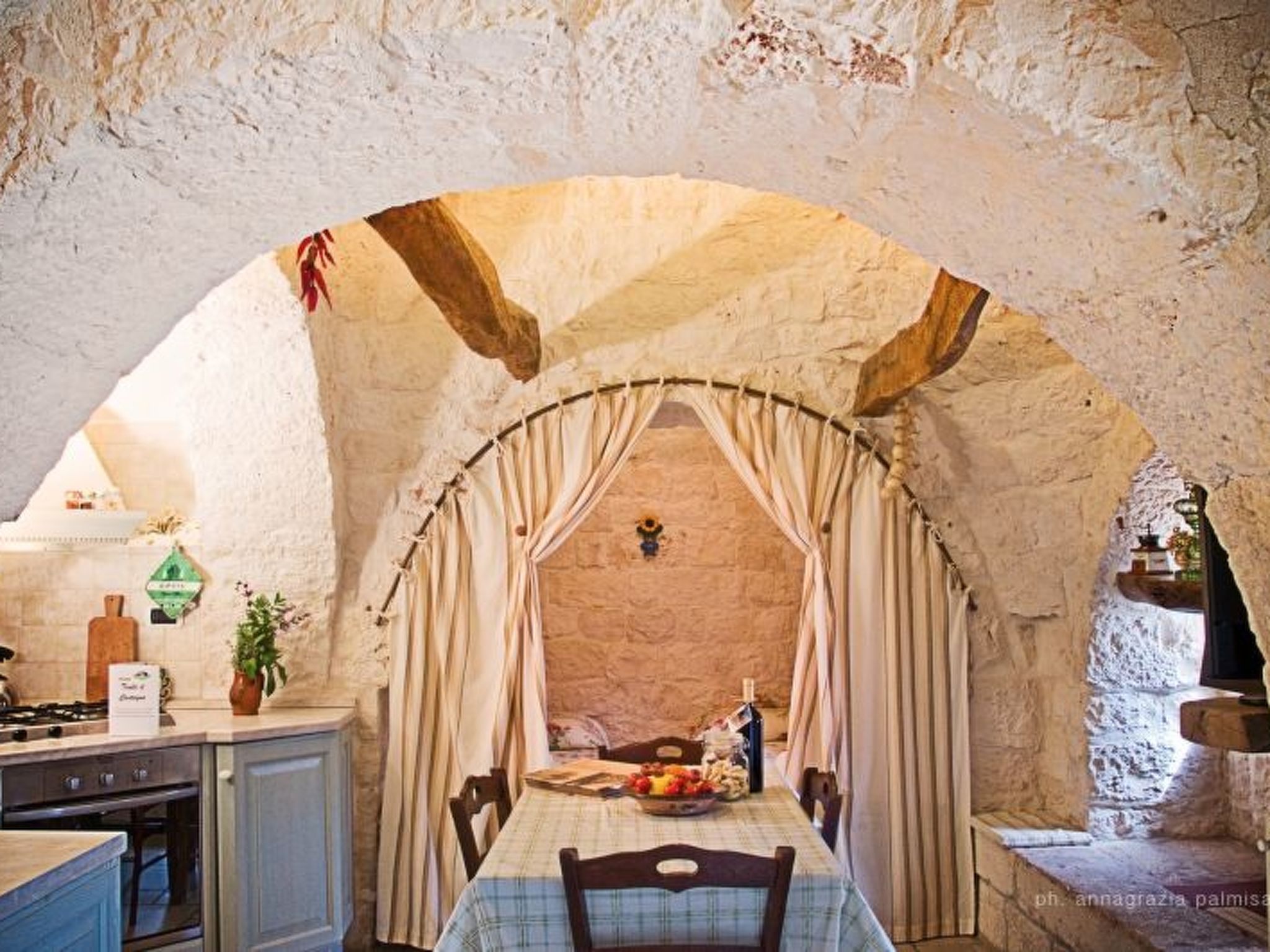 Trullo degli Archi, Entspannung und Essen und Wein-Image-tags.info