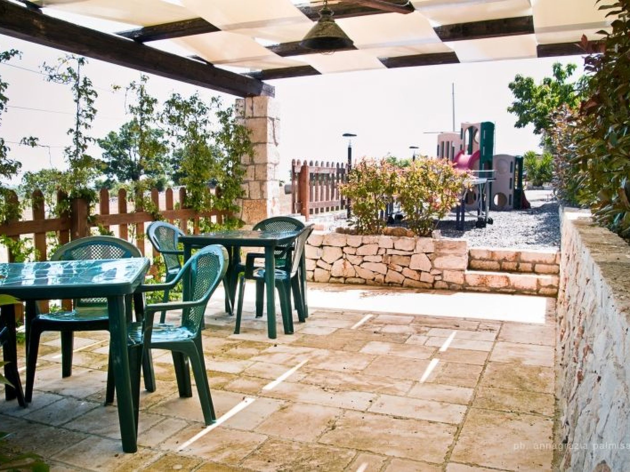 Trullo degli Archi, Entspannung und Essen und Wein-Image-tags.info