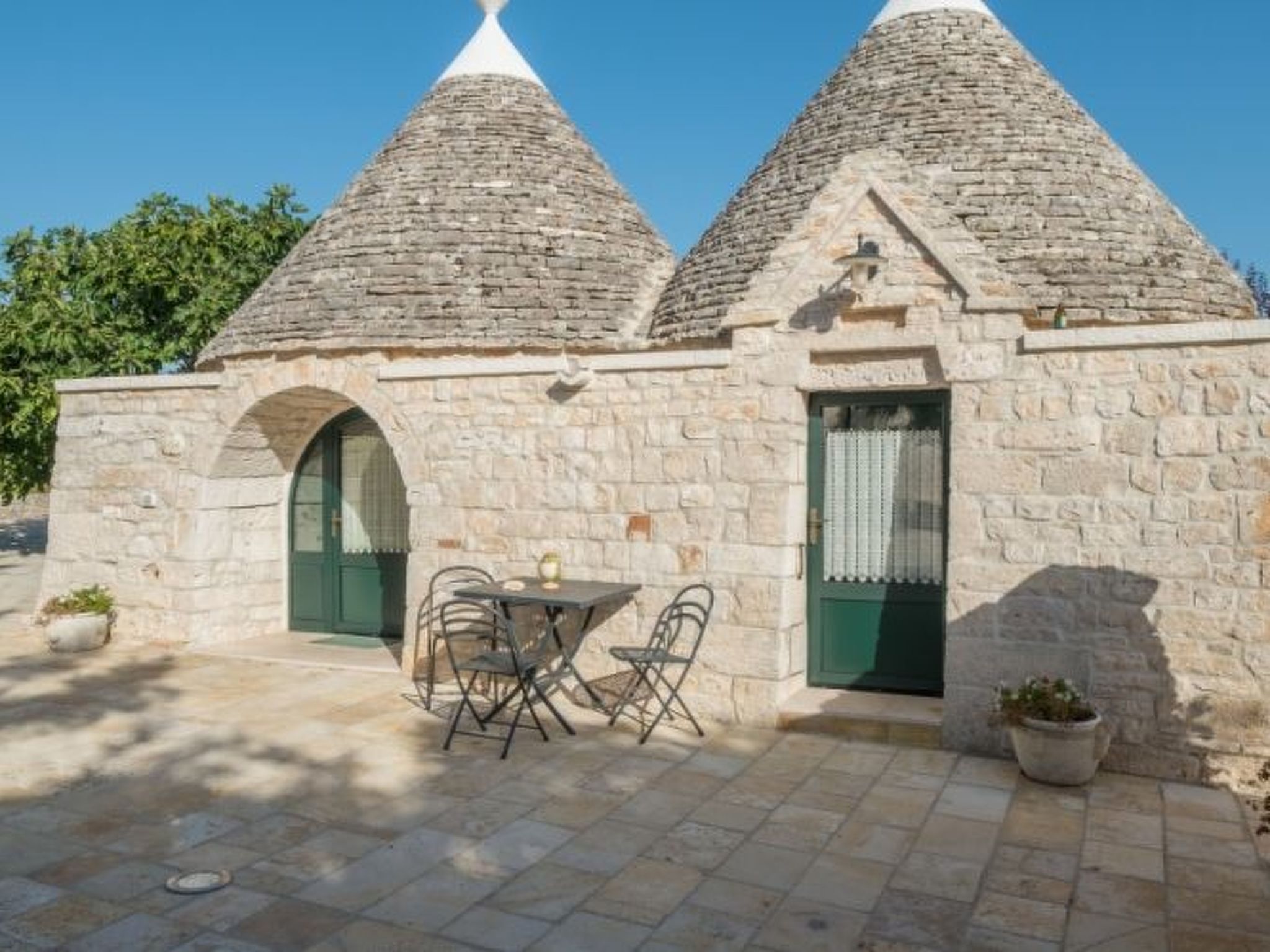Wohnung auf einem Bauernhof mit Trulli und Schwimmbad