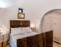 Große Trullo-Wohnung mit Schwimmbad