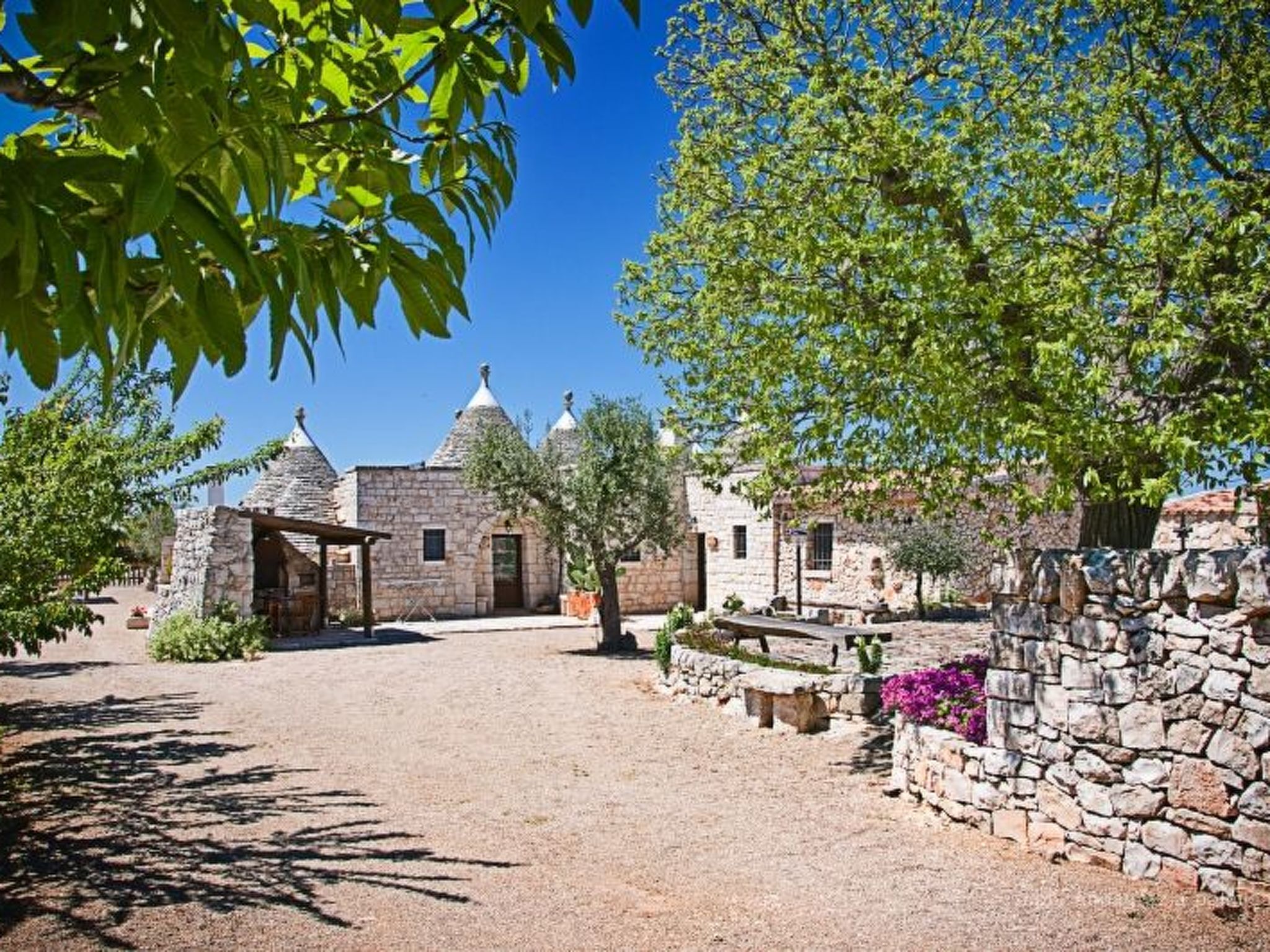 Kirschbaum Trullo, Entspannung und Essen und Wein-Buiten