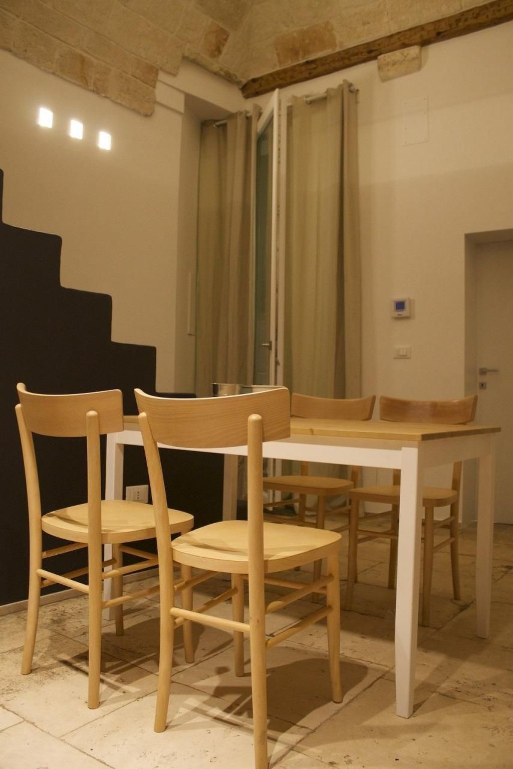 Dimora Tramontana - Haus im historischen Zentrum — Kitchen / Dining Room (4 of 13)