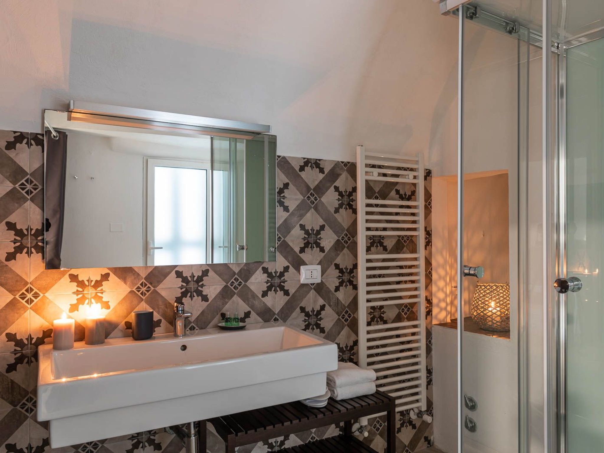 Scirocco - centro storico vicino al mare - Binnen