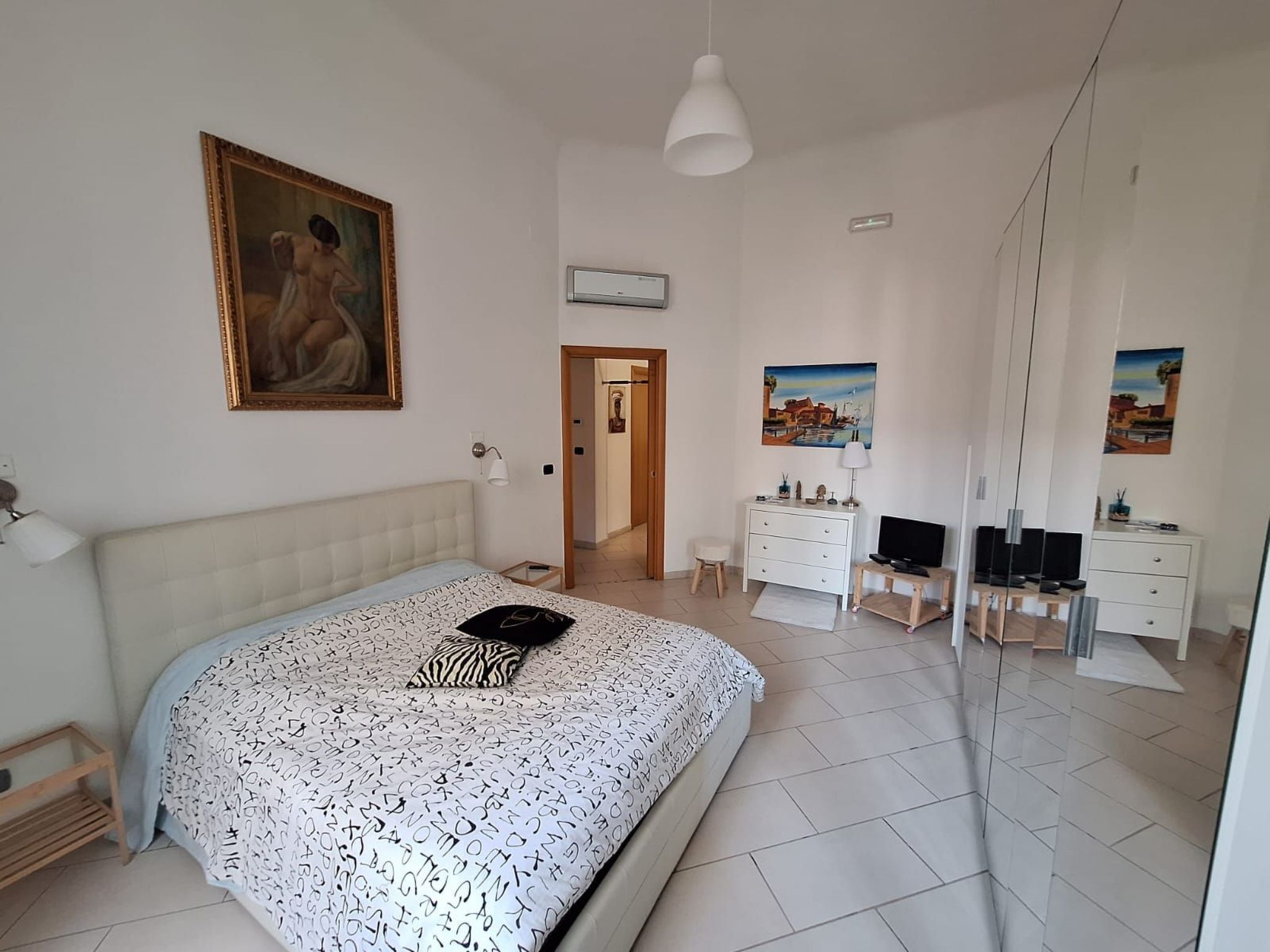 Touristenwohnheim "Via tanzi 27 bari"-Image-tags.info