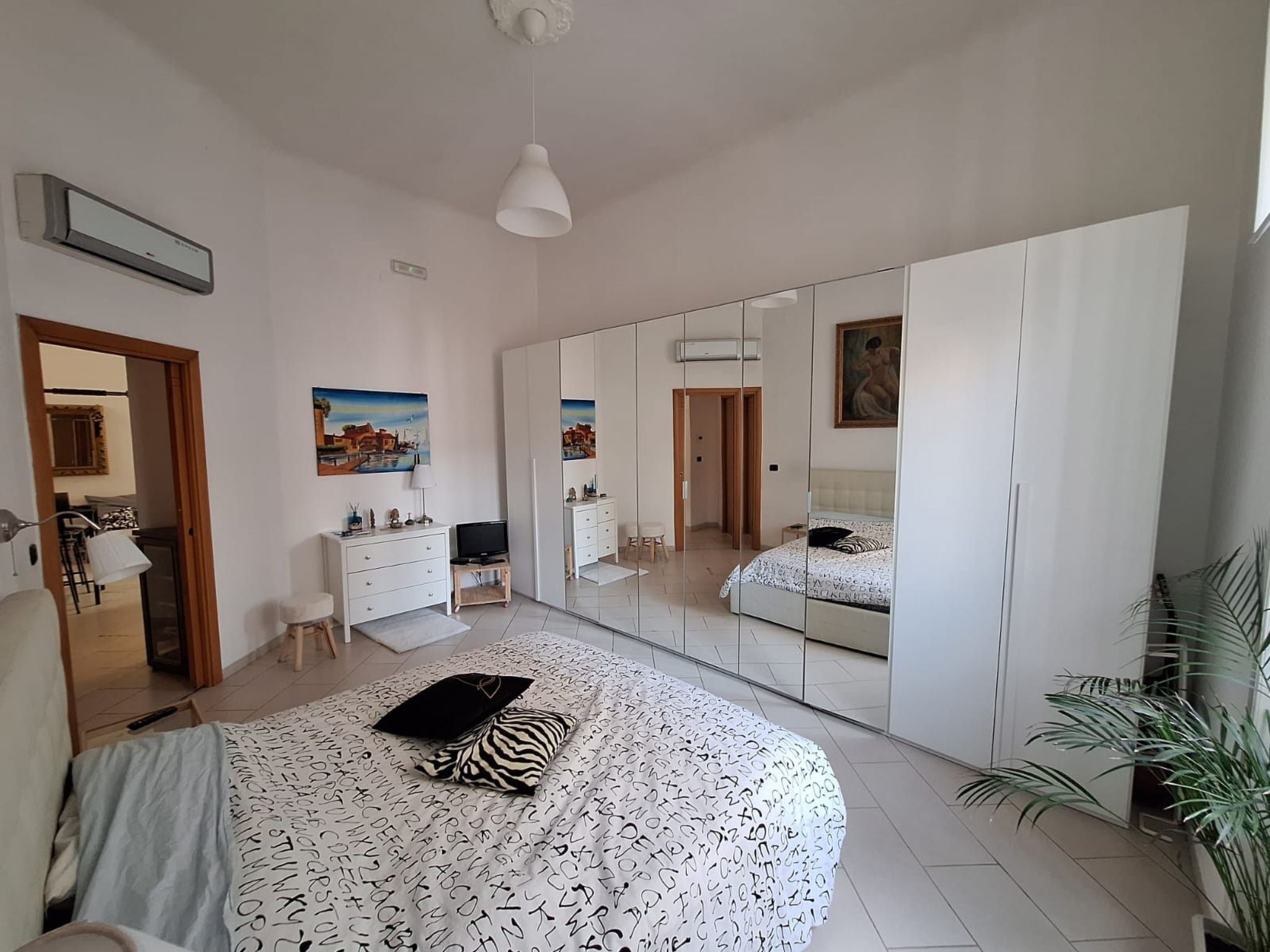 Touristenwohnheim "Via tanzi 27 bari"-Image-tags.info