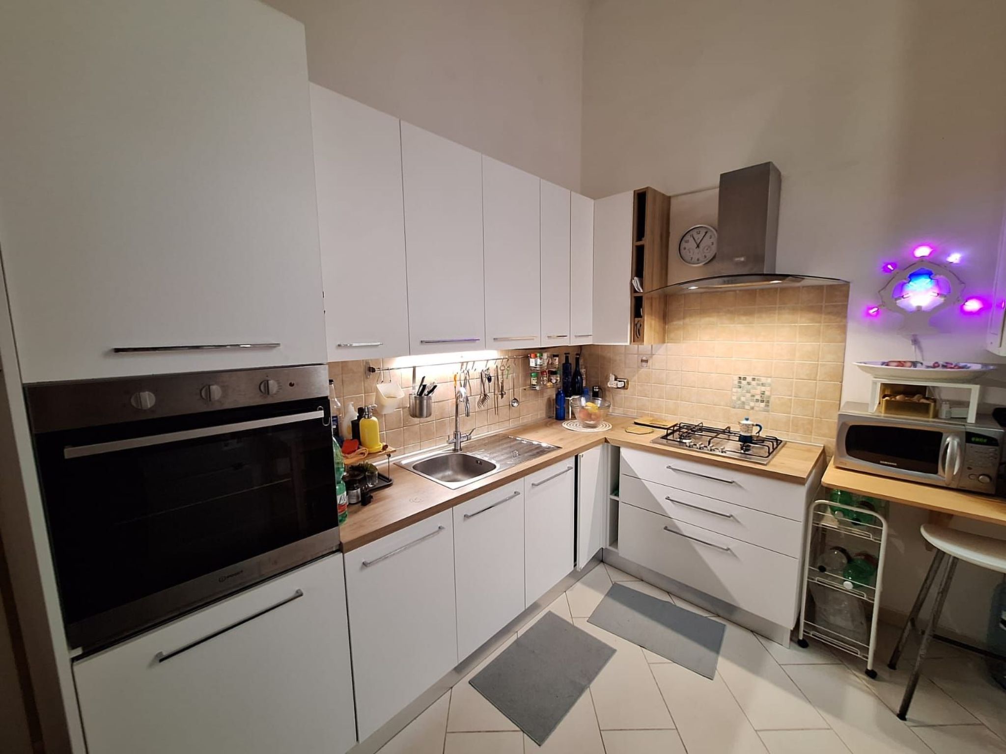 Touristenwohnheim "Via tanzi 27 bari"-Image-tags.info