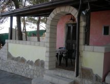 Vrijstaand vakantiehuis aan zee in Vieste, Gargano - thumbnail 1