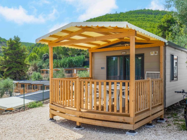 Vrijstaand vakantiehuis aan het strand in Peschici in Peschici