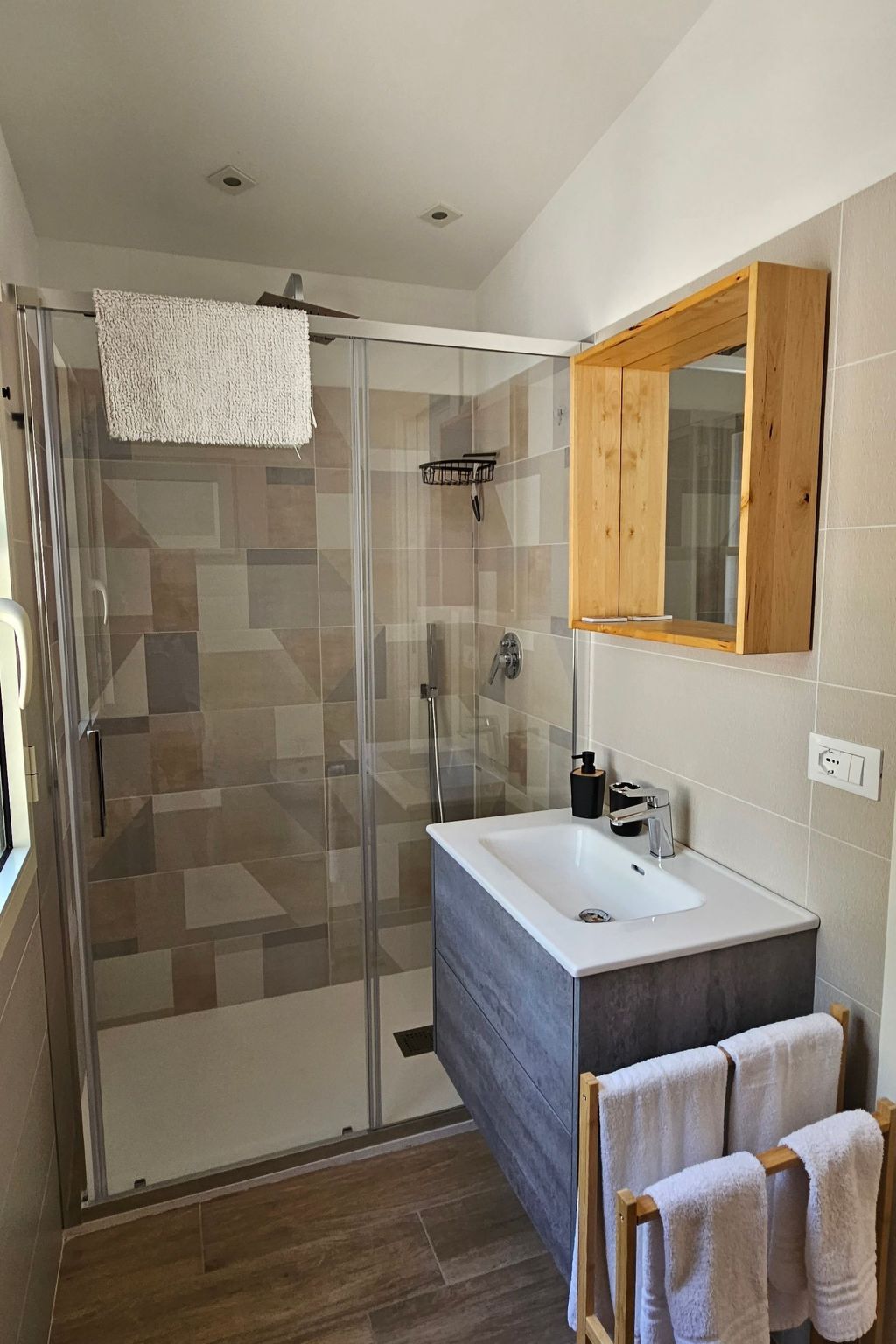 Freistehendes Zwei-Zimmer-Haus-Image-tags.info