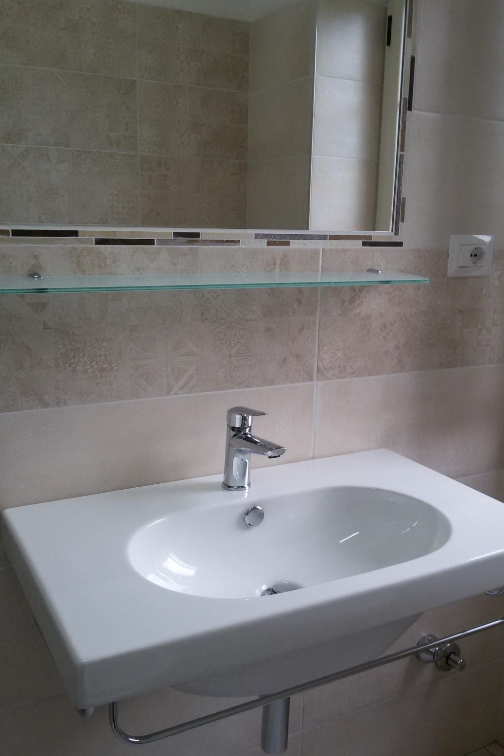 Zwei-Zimmer-Penthouse-Wohnung mit Terrasse mit Meerblick-Image-tags.info