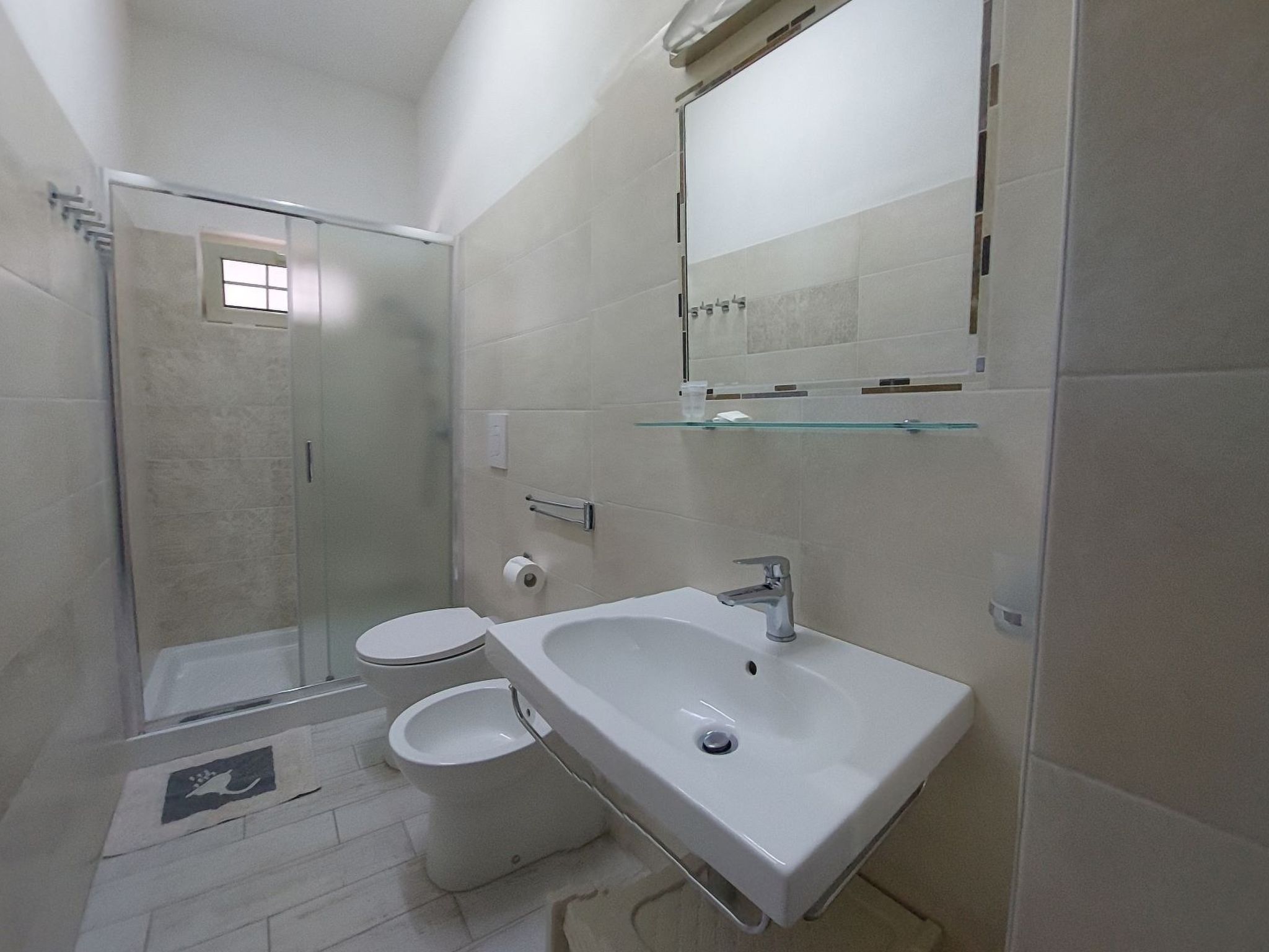 Brandneue Wohnung in Villa mit Schwimmbad-Image-tags.info