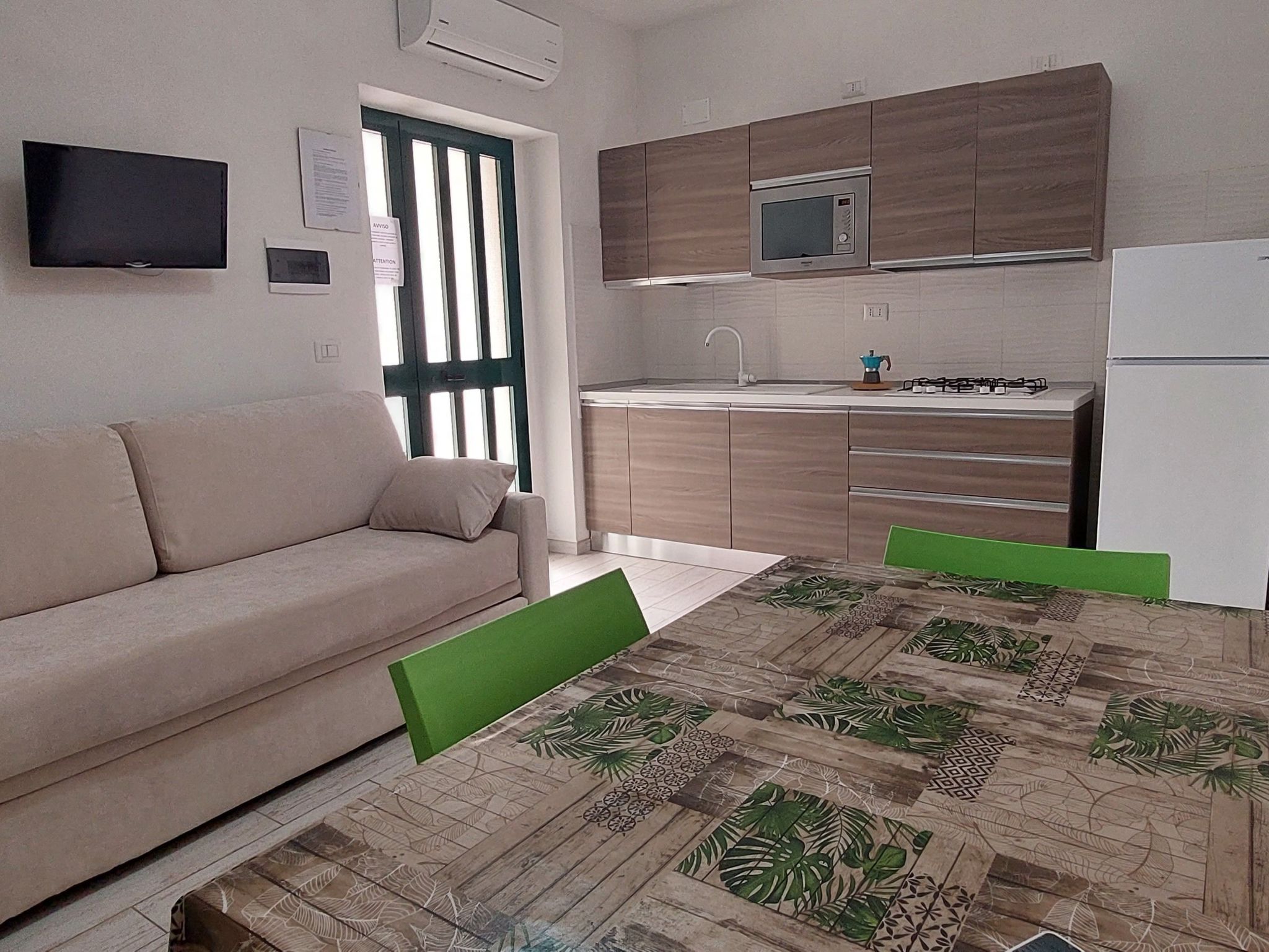 Brandneue Wohnung in Villa mit Schwimmbad-Image-tags.info