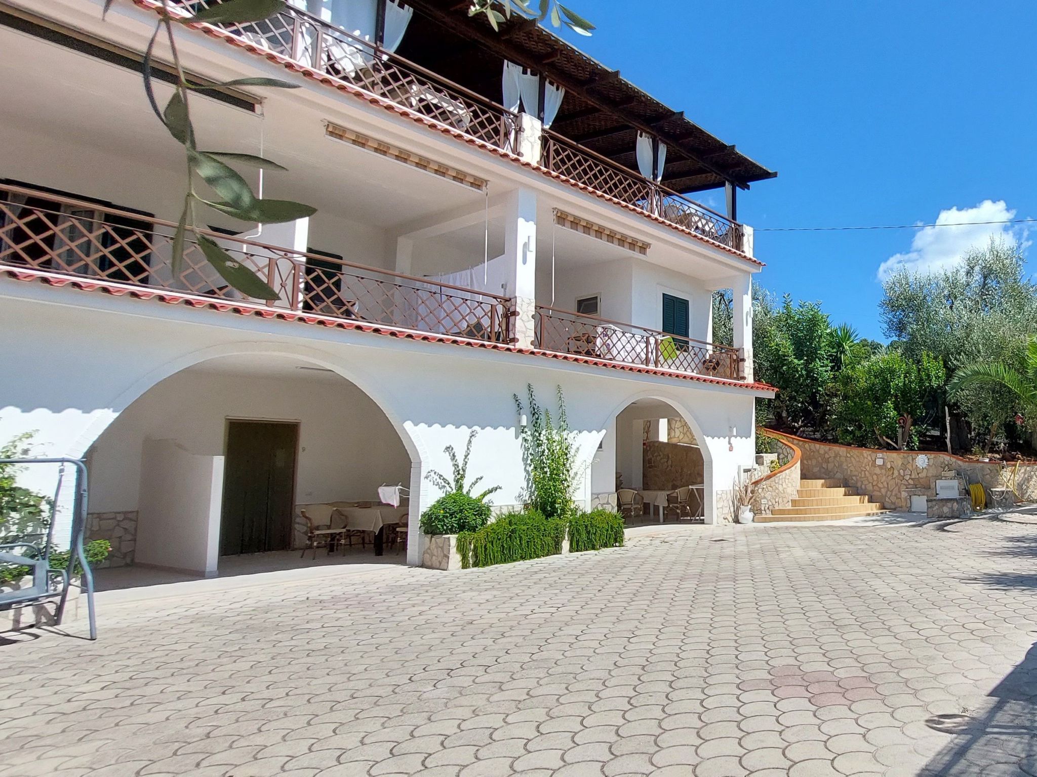 Brandneue Wohnung in Villa mit Schwimmbad-Image-tags.info