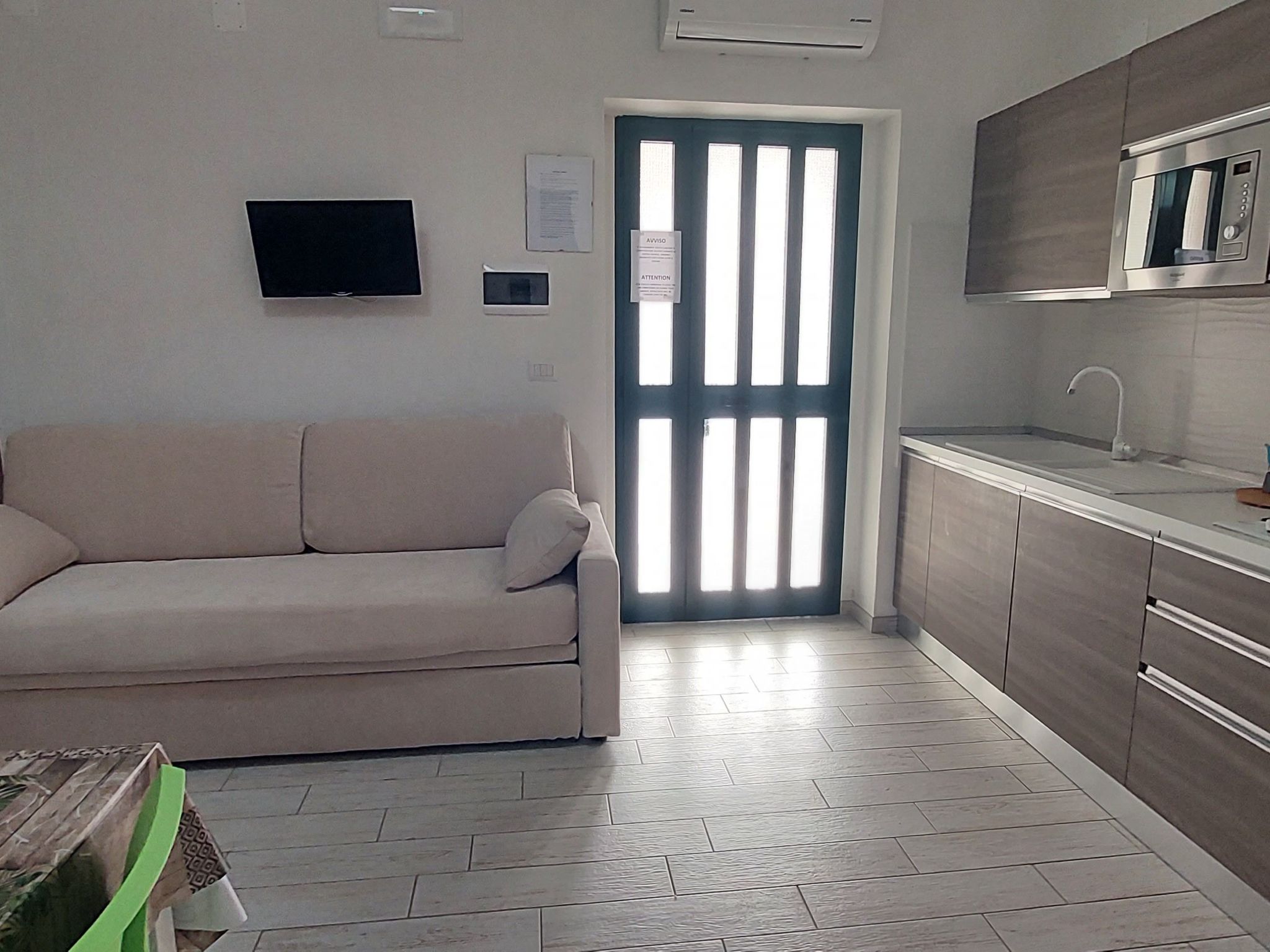 Brandneue Wohnung in Villa mit Schwimmbad-Image-tags.info