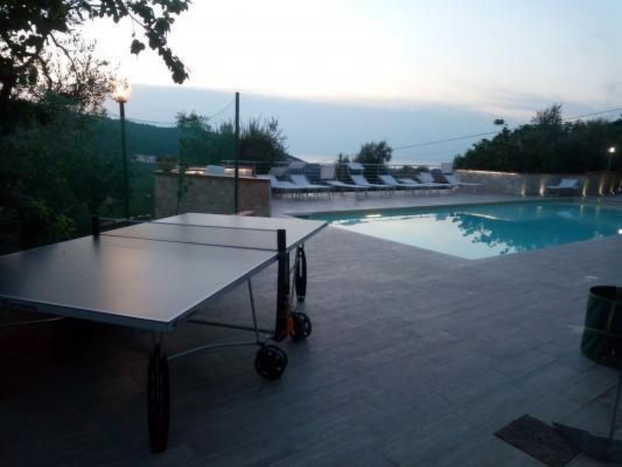 Zwei-Zimmer-Penthouse-Wohnung mit Terrasse mit Meerblick-Image-tags.info