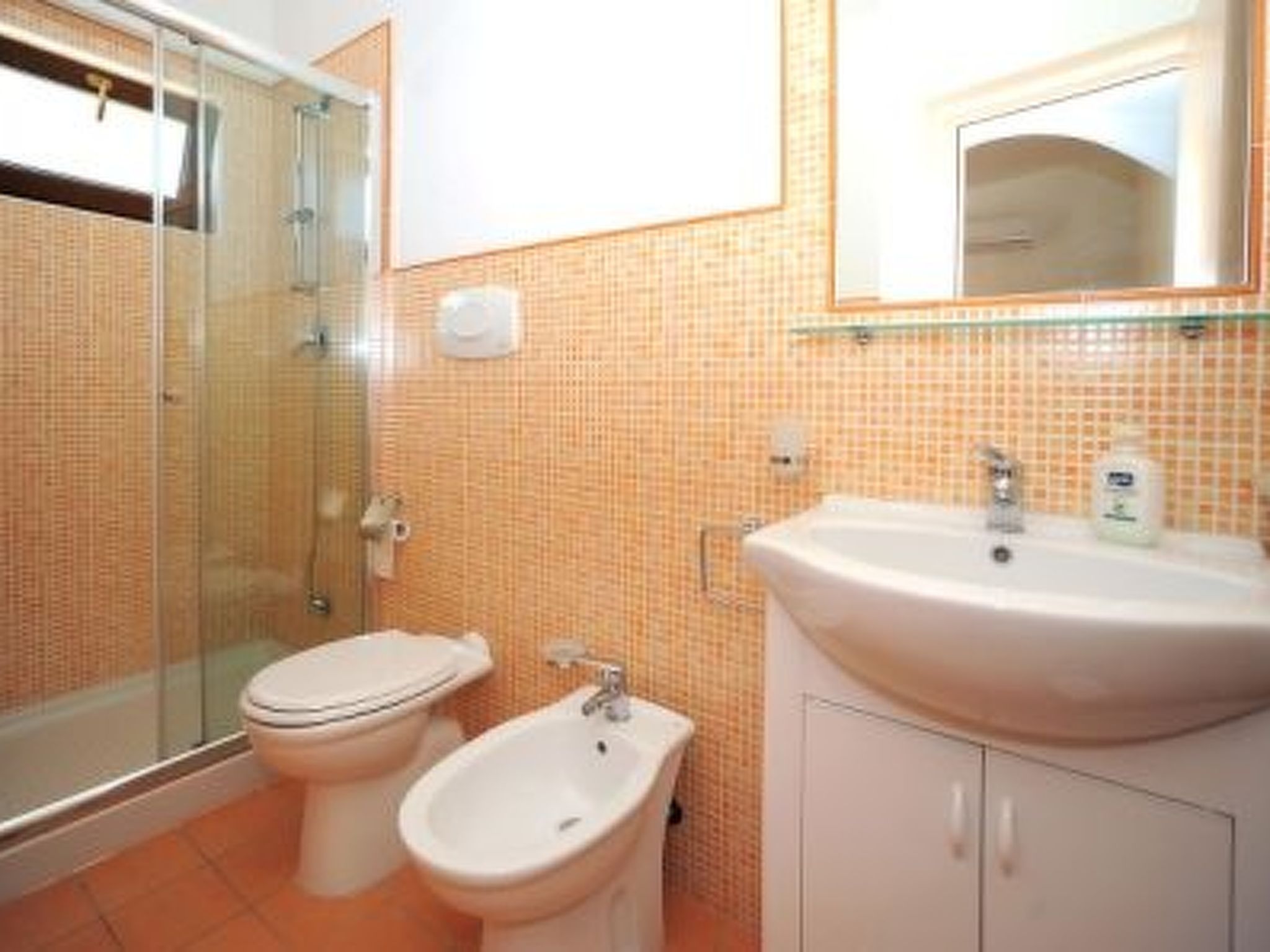 Mit Garten und Kinderschwimmbad-Image-tags.info