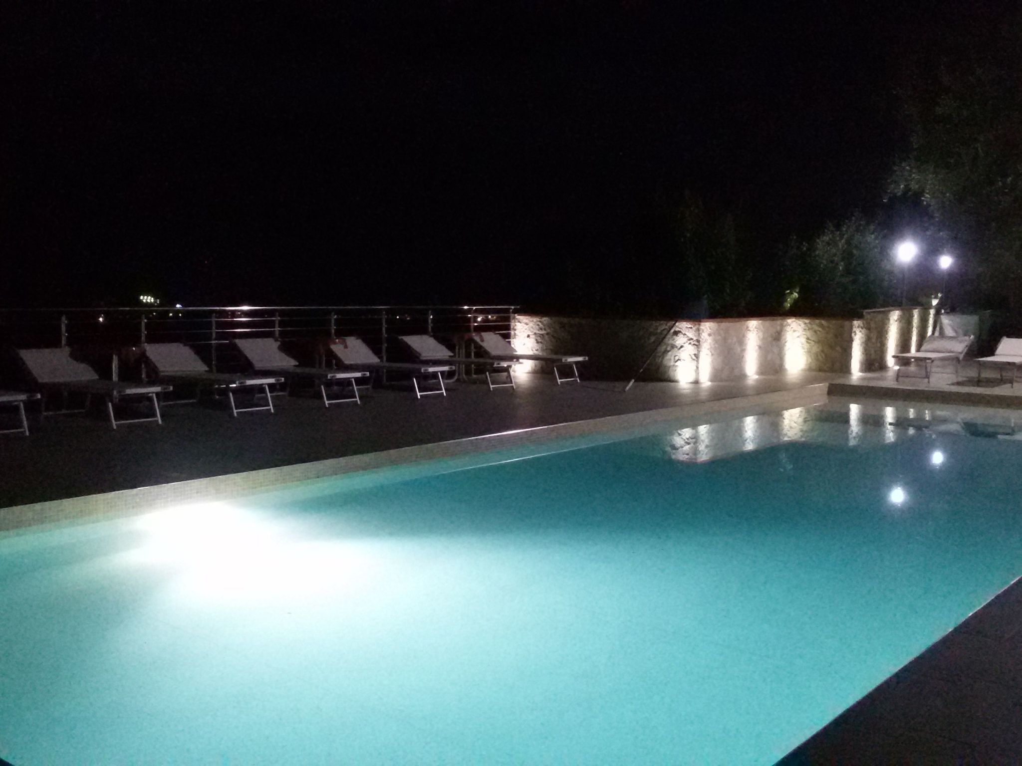 Mit Garten und Kinderschwimmbad-Image-tags.info