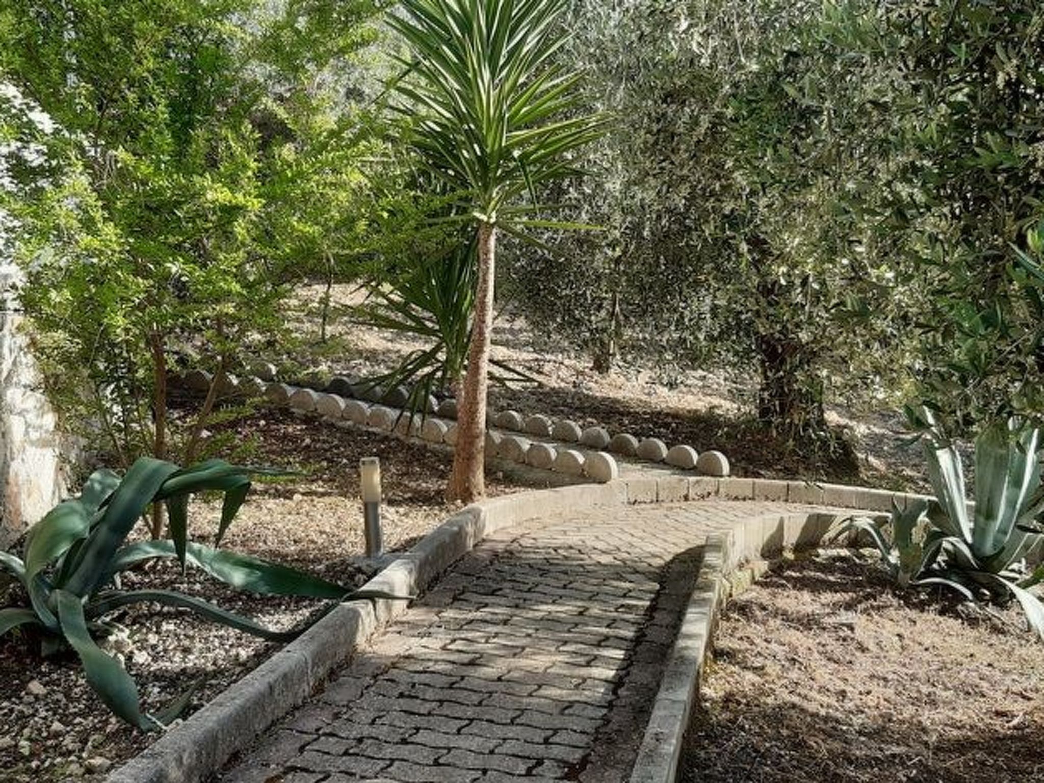 Mit Garten und Kinderschwimmbad-Image-tags.info