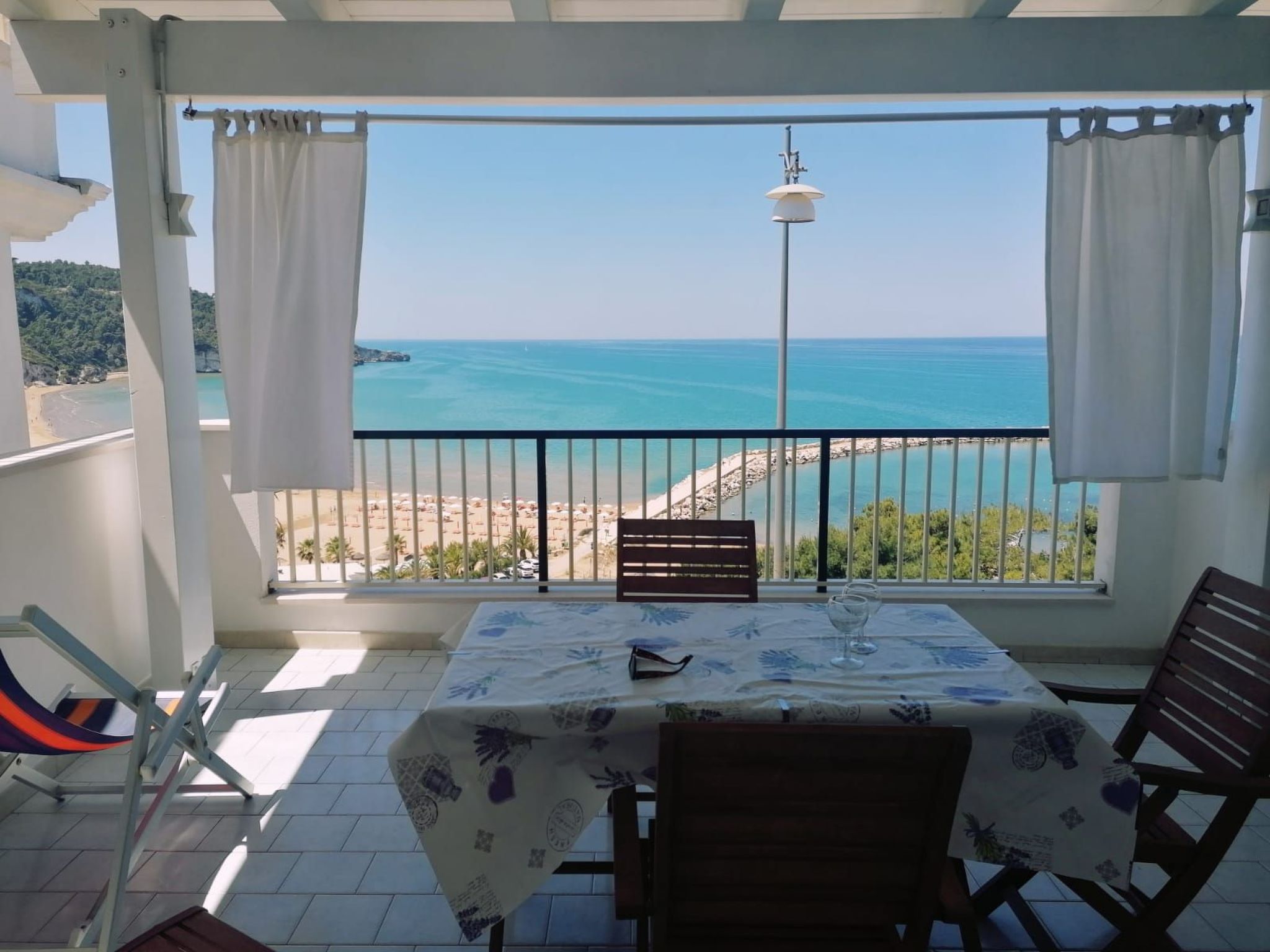 Zwei-Zimmer-Wohnung mit Meerblick