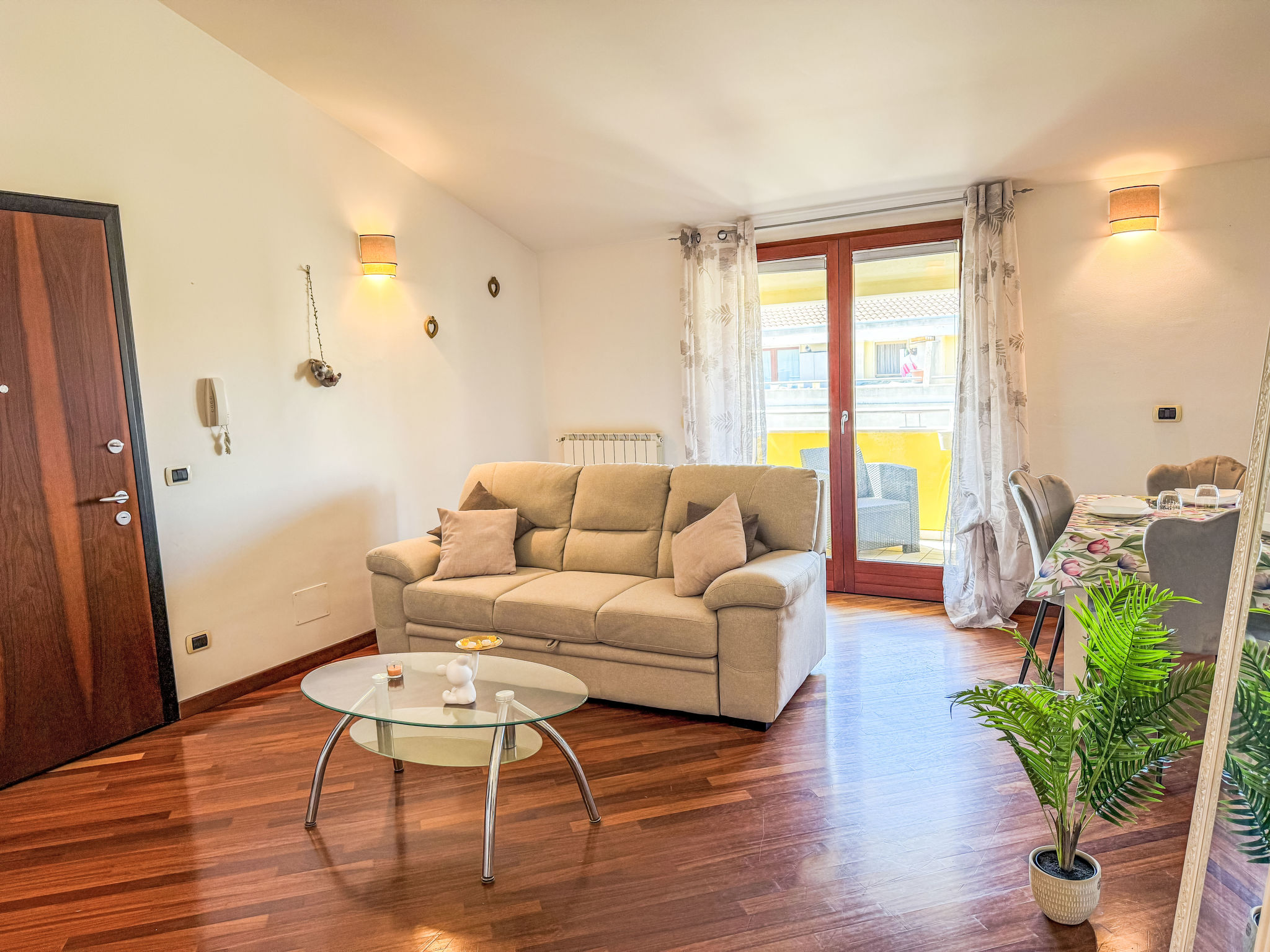 Casa Emilio-Binnen