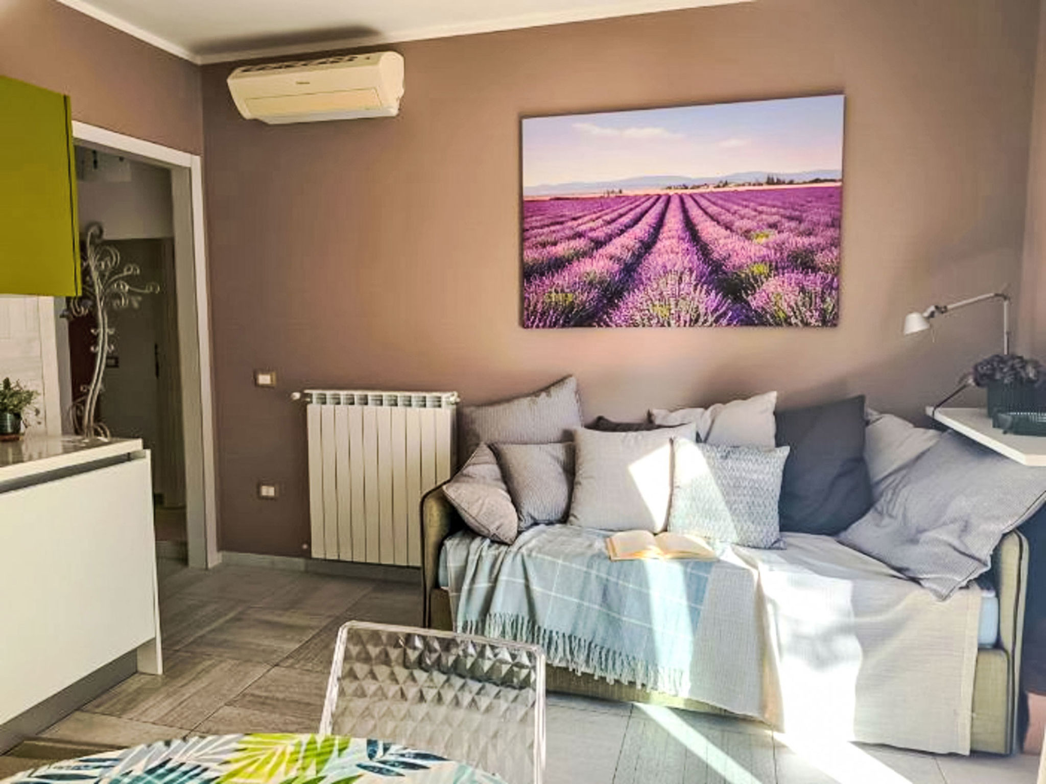 Sabbia e Lavanda-Drinnen