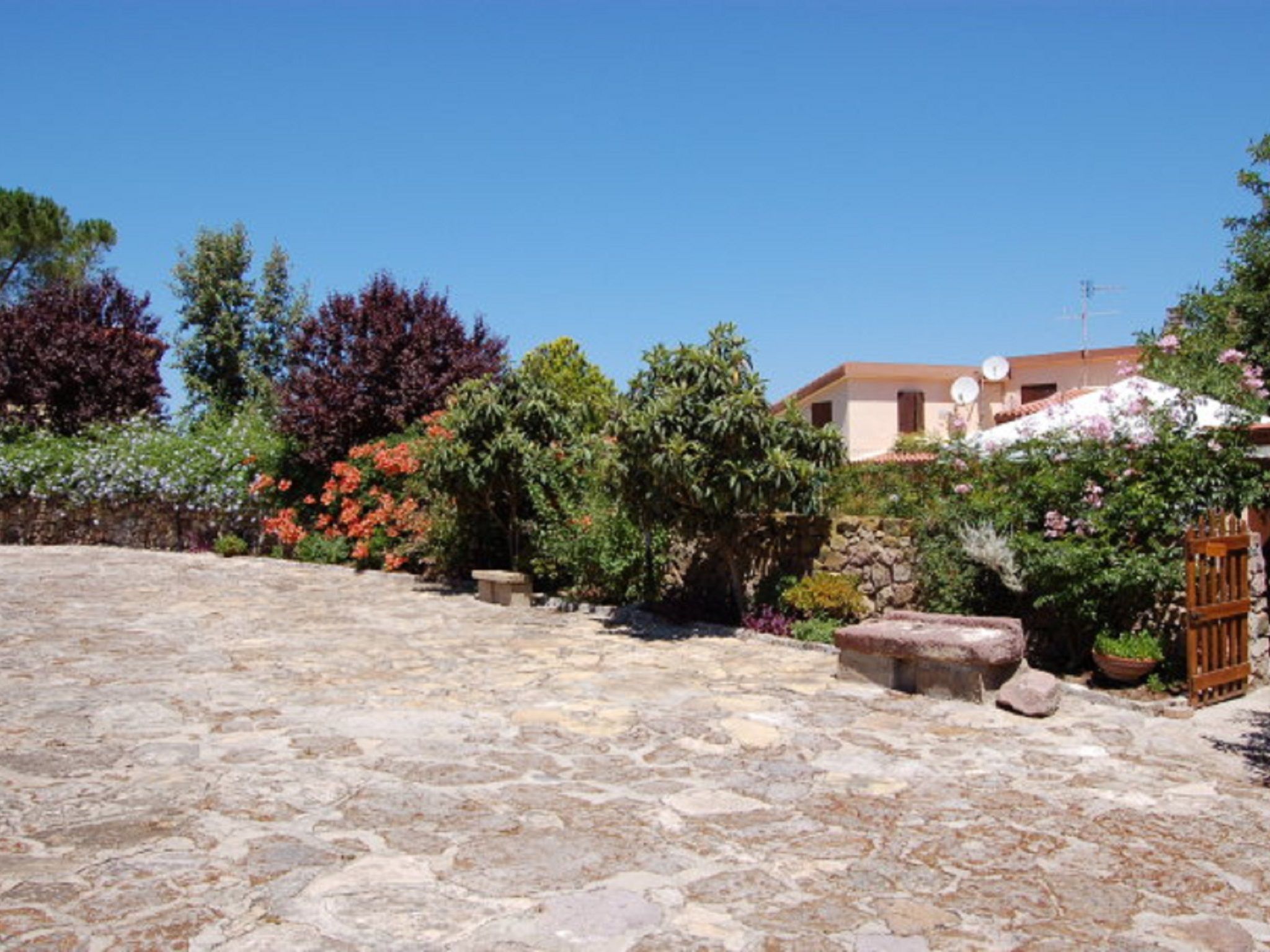 Lubagnu Vacanze- Drei-Zimmer-Wohnung E-Binnen