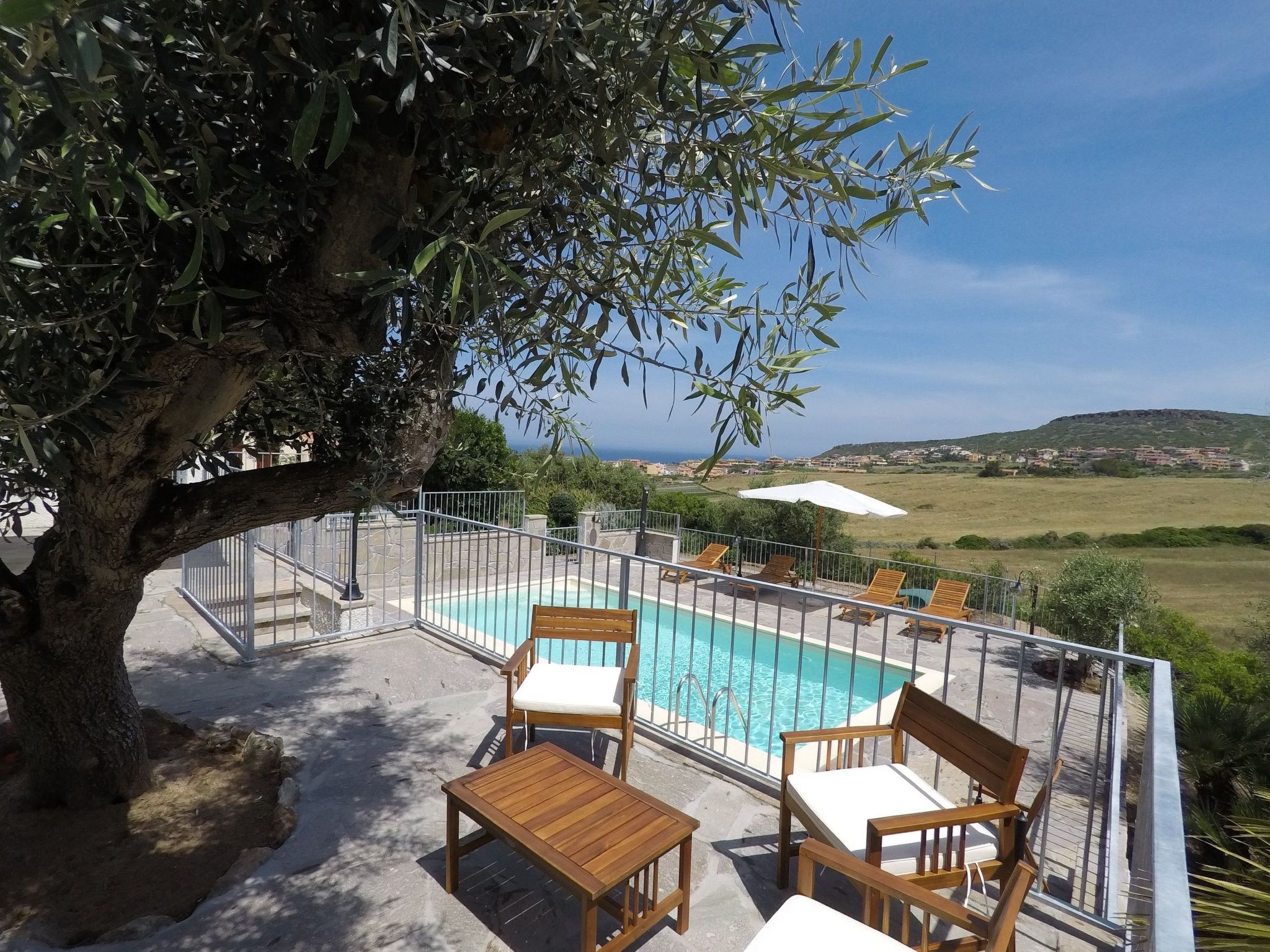 Lubagnu Vacanze- Drei-Zimmer-Wohnung E-Binnen