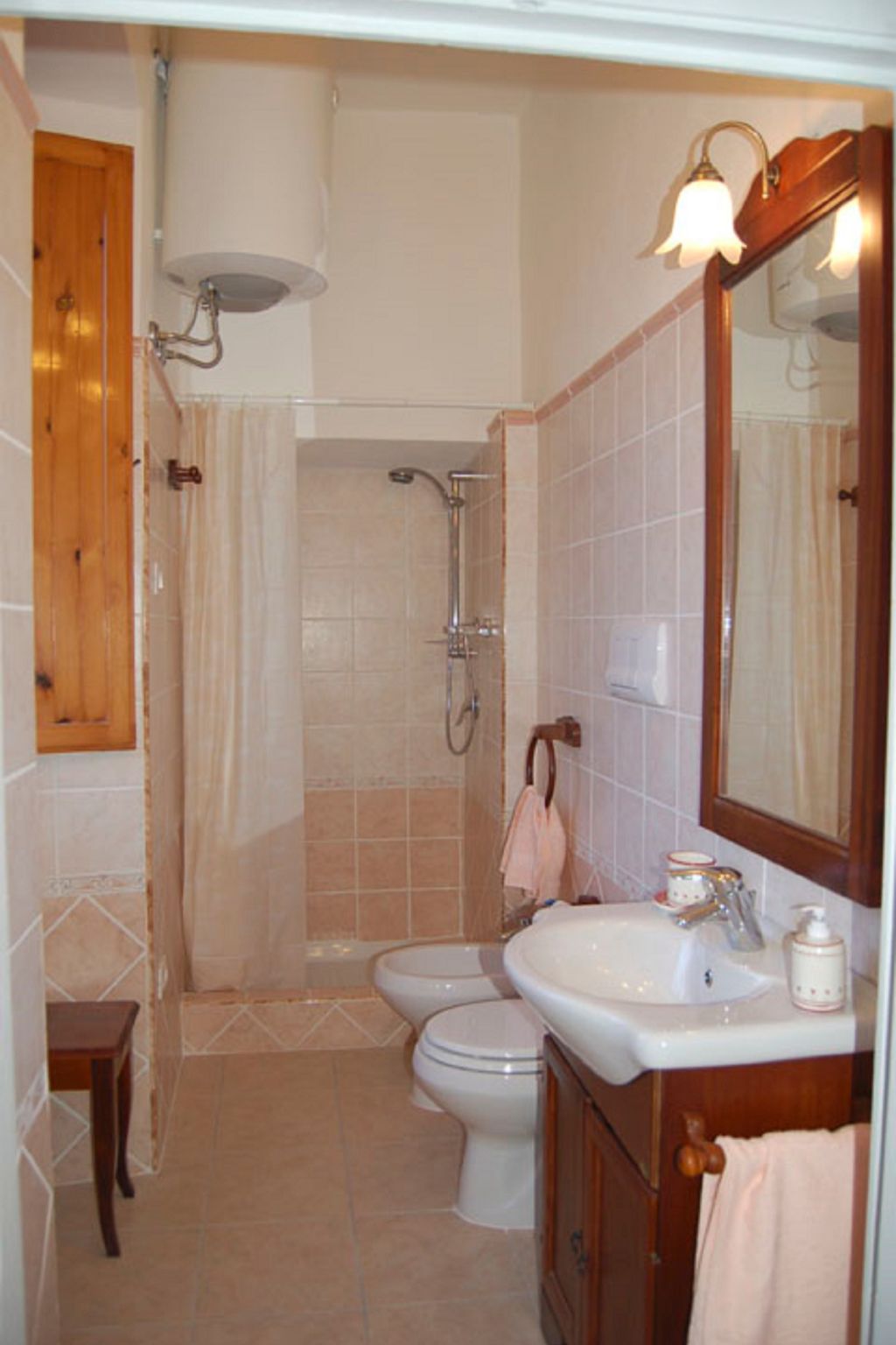 Lubagnu Vacanze- Drei-Zimmer-Wohnung E-Binnen