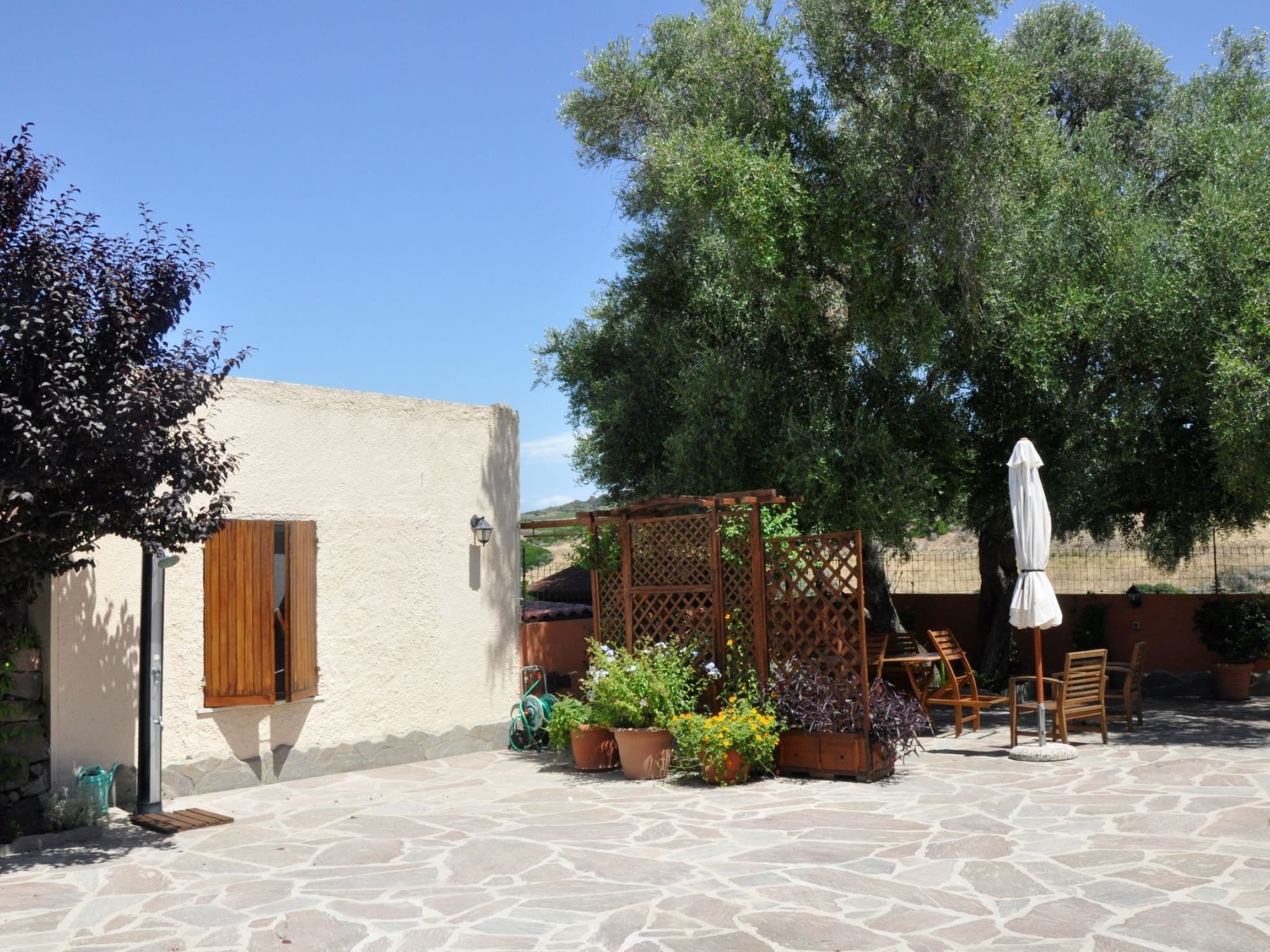 Lubagnu Vacanze- Drei-Zimmer-Wohnung E-Binnen