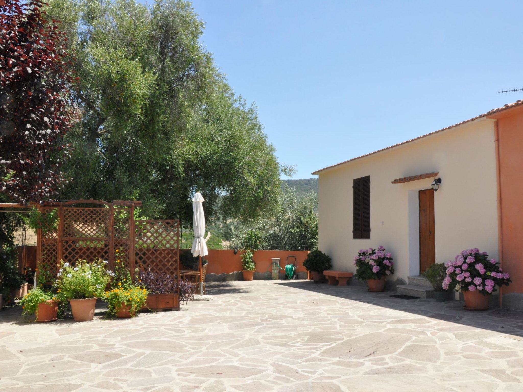 Lubagnu Vacanze- Drei-Zimmer-Wohnung E-Binnen