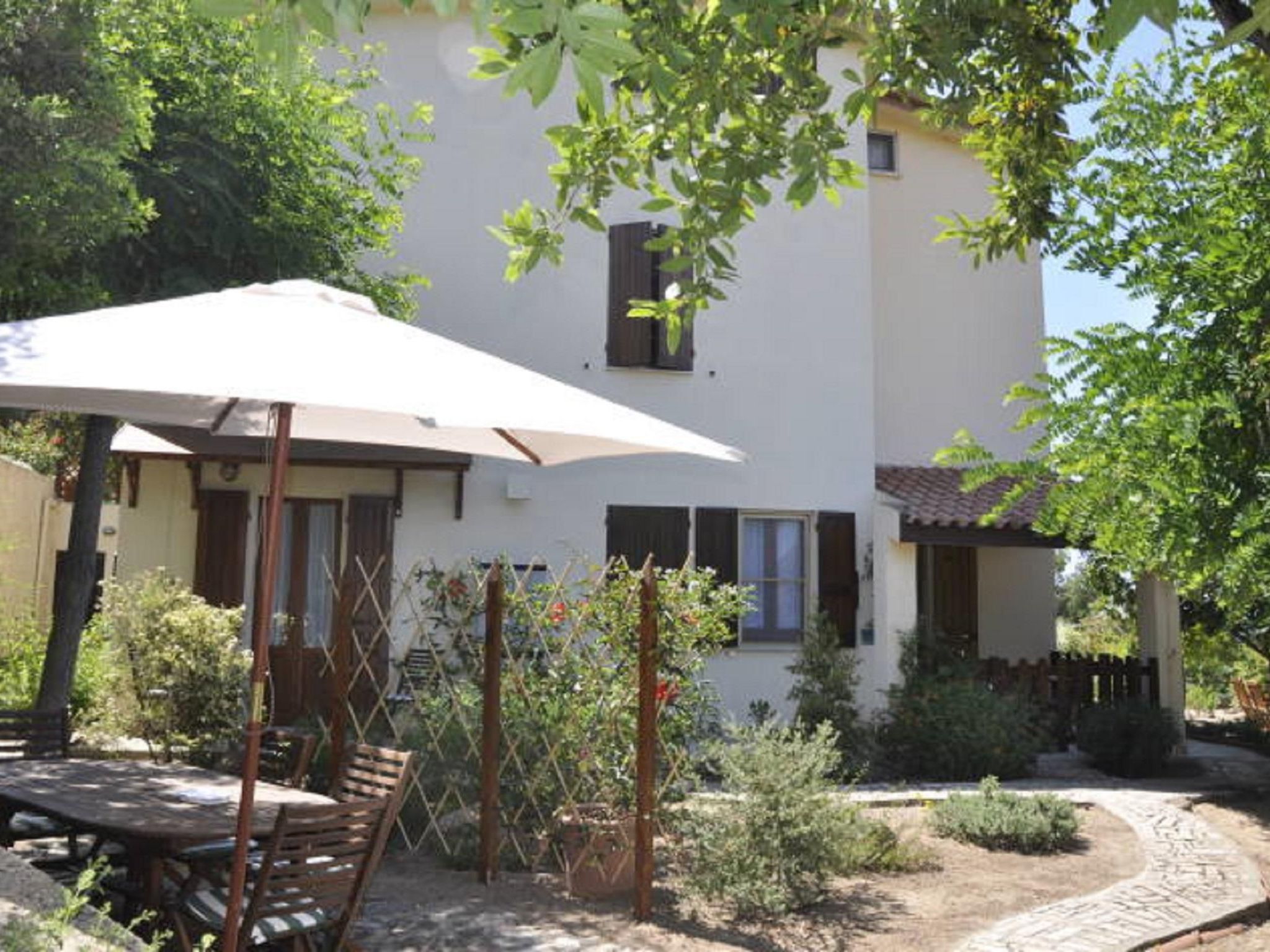 Lubagnu Vacanze- Drei-Zimmer-Wohnung E-Binnen