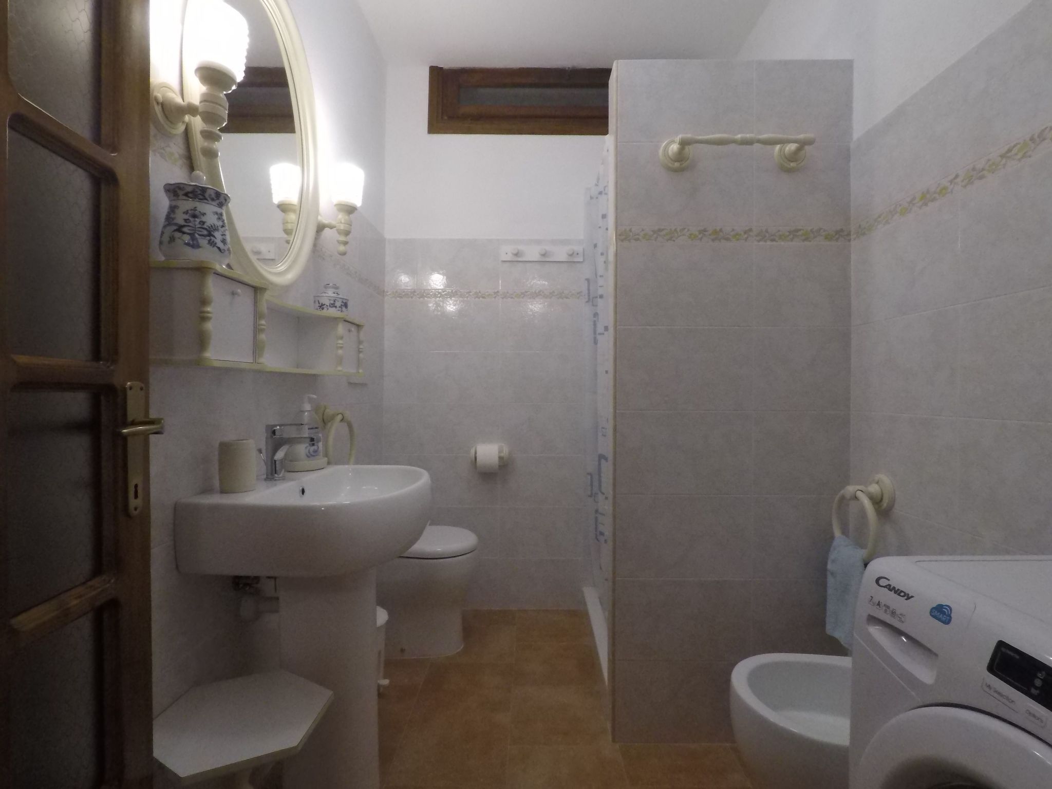 Lubagnu Vacanze- Drei-Zimmer-Wohnung C-Inside