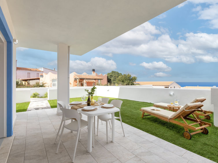Aan het strand: Modern appartement Calipso in Valledoria in Valledoria