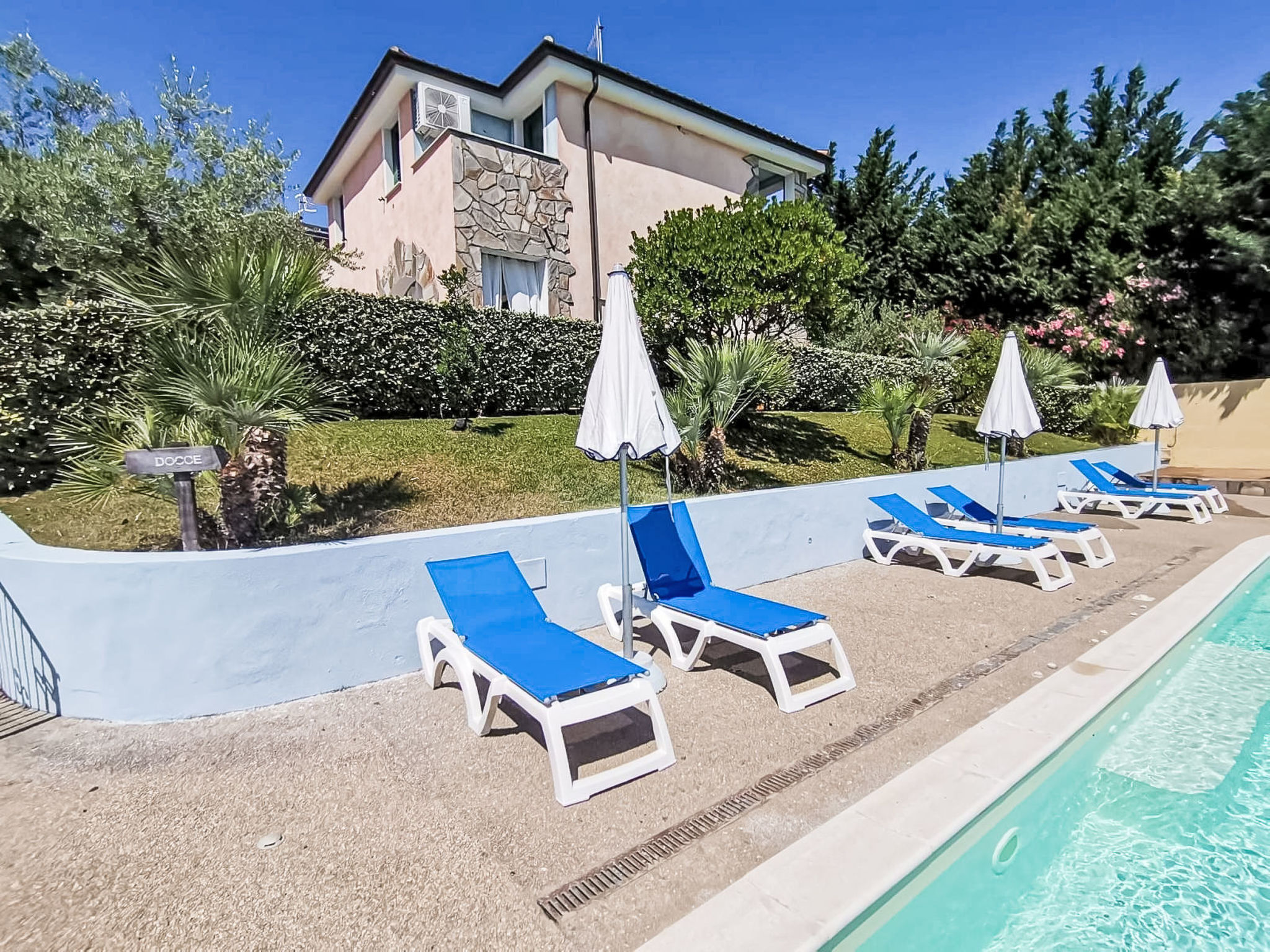 Sardinia Hillside Retreat – Apt 14 - Outside