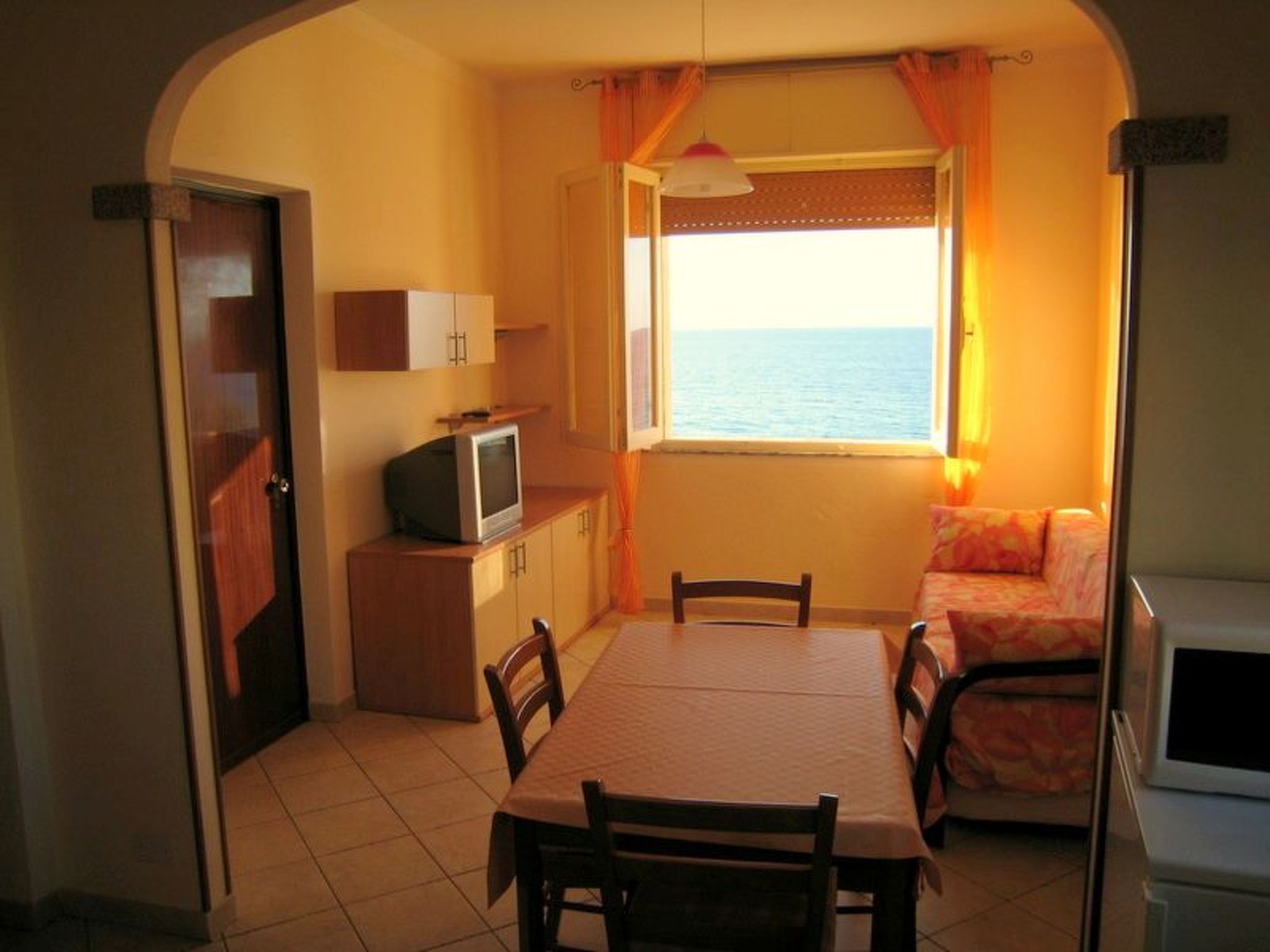 Mit Wasserblick-Binnen